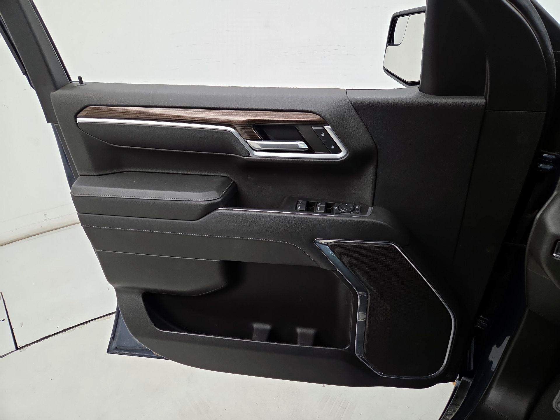 Thumbnail: 2023 Chevrolet Silverado 1500 - 12