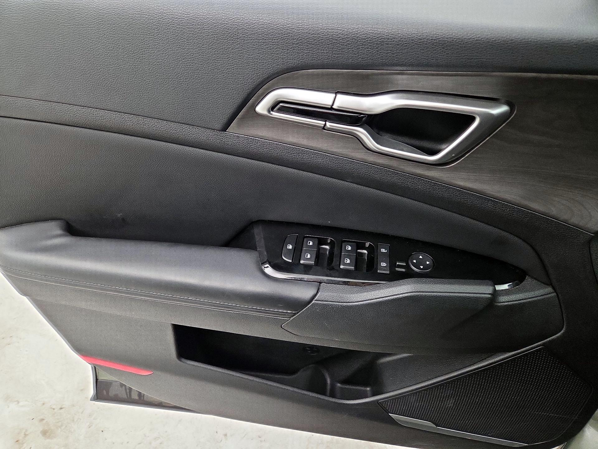 Thumbnail: 2023 Kia Sportage - 12