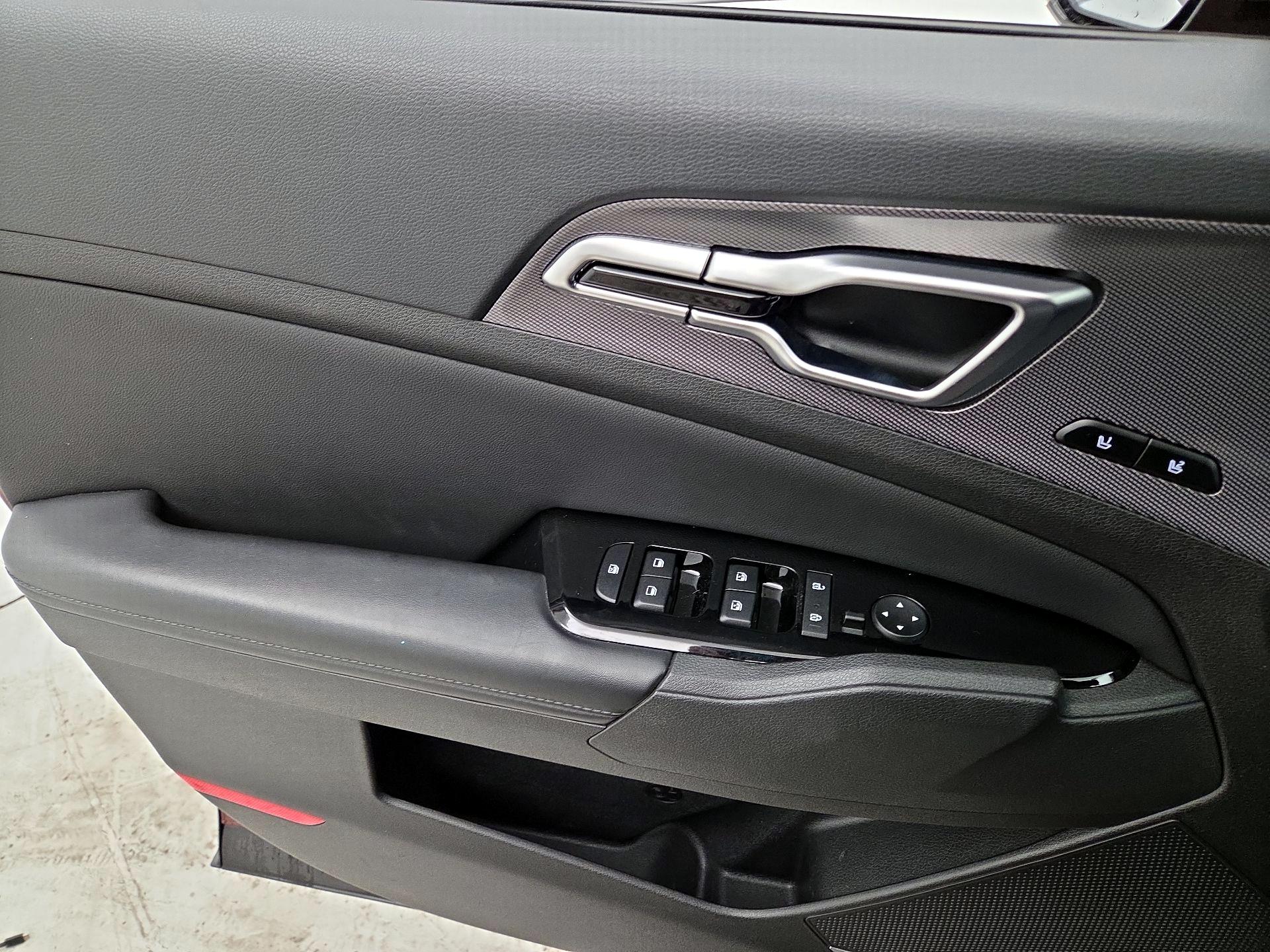 Thumbnail: 2023 Kia Sportage - 12