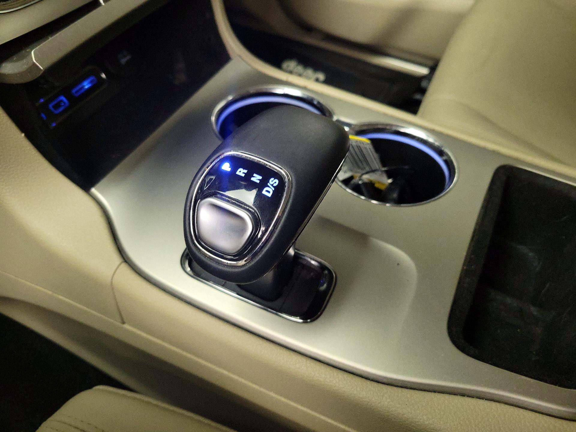 Thumbnail: 2014 Jeep Grand Cherokee - 17