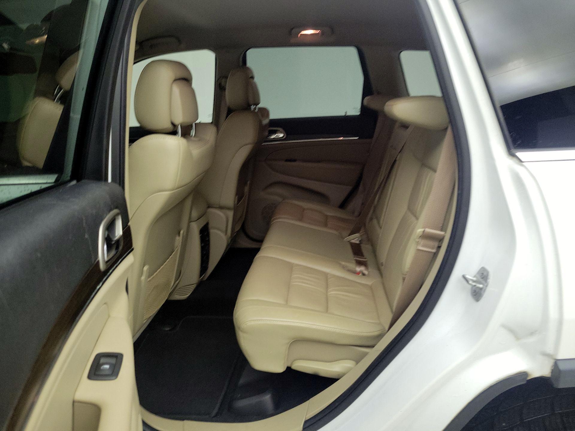 Thumbnail: 2014 Jeep Grand Cherokee - 19