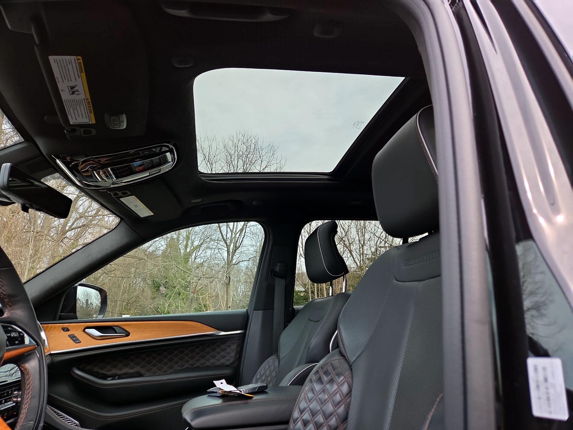 Thumbnail: 2022 Jeep Grand Cherokee - 18