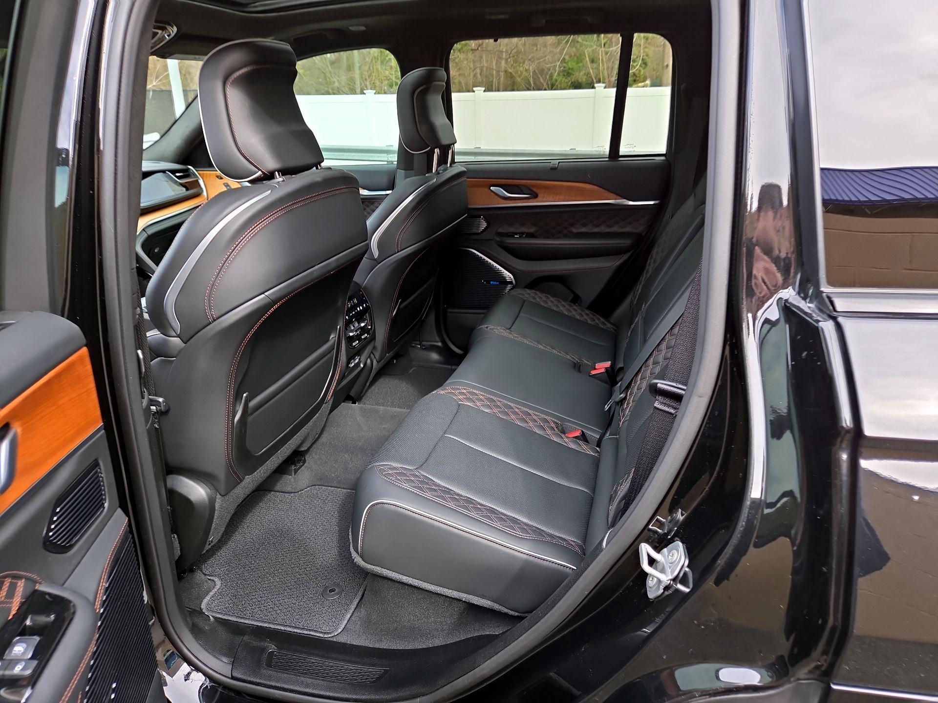 Thumbnail: 2022 Jeep Grand Cherokee - 19