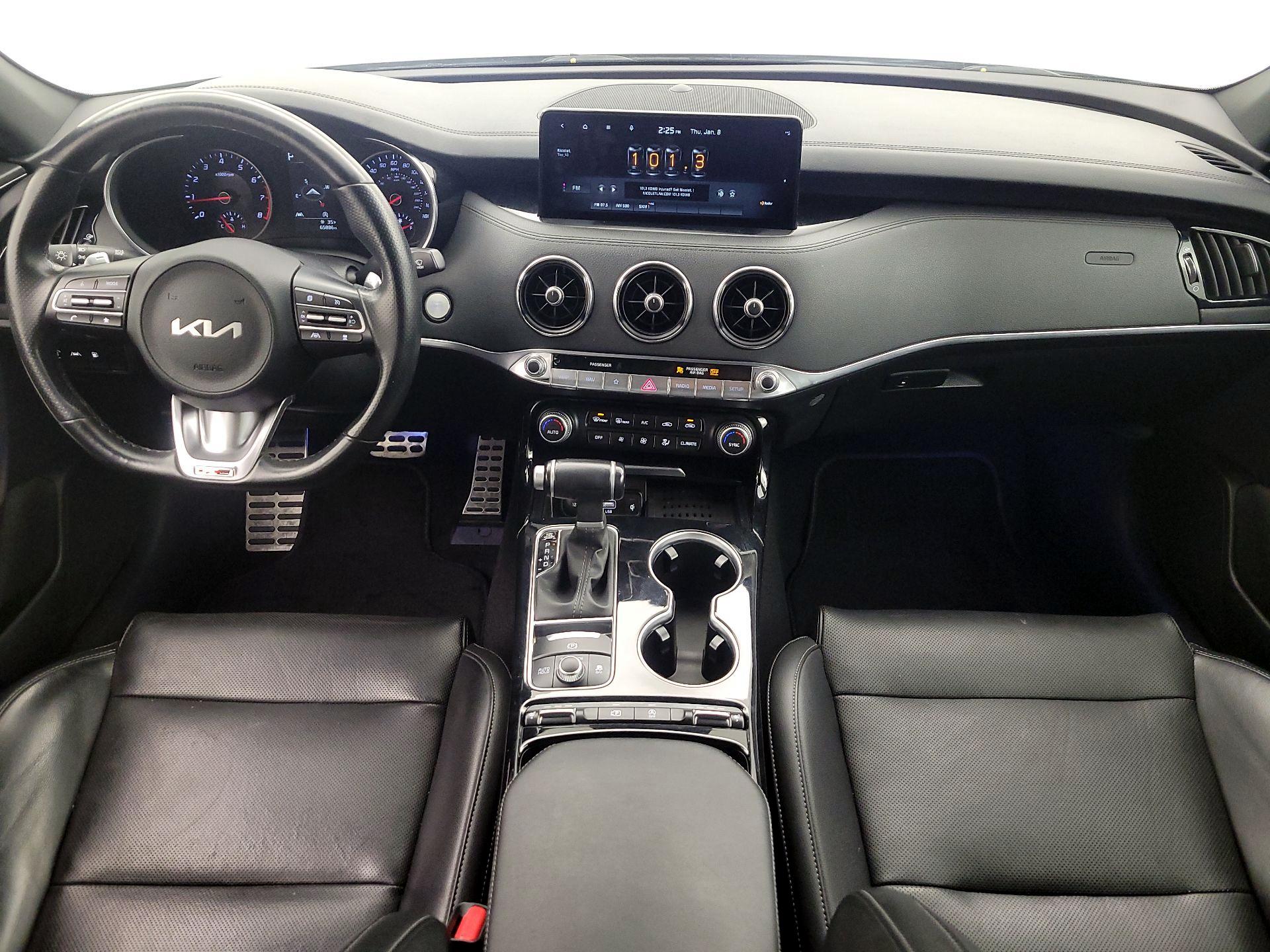 Thumbnail: 2022 Kia Stinger - 9