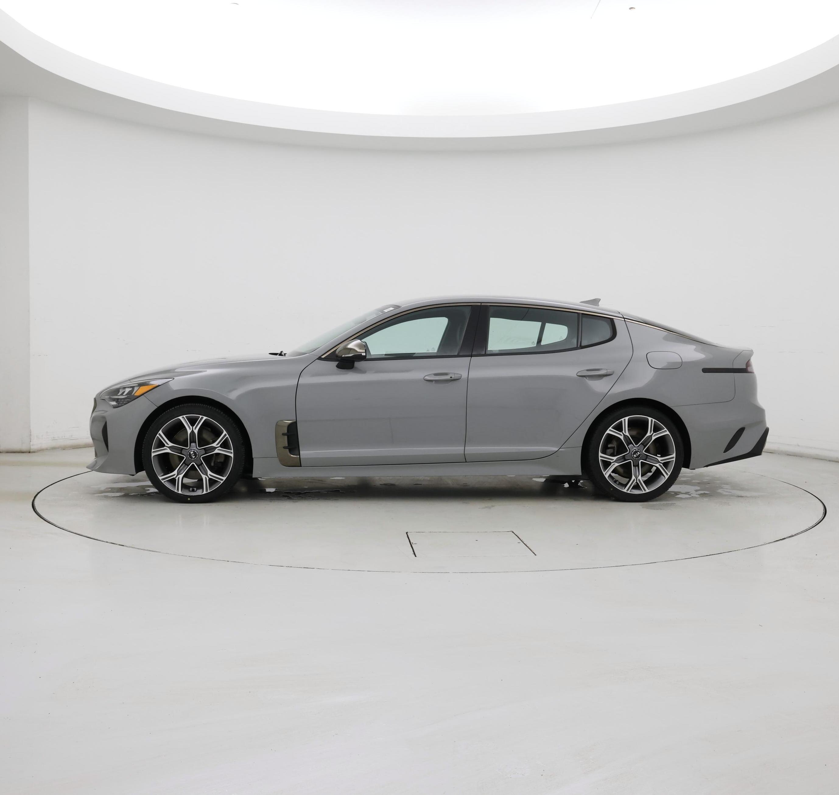 Thumbnail: 2022 Kia Stinger - 3