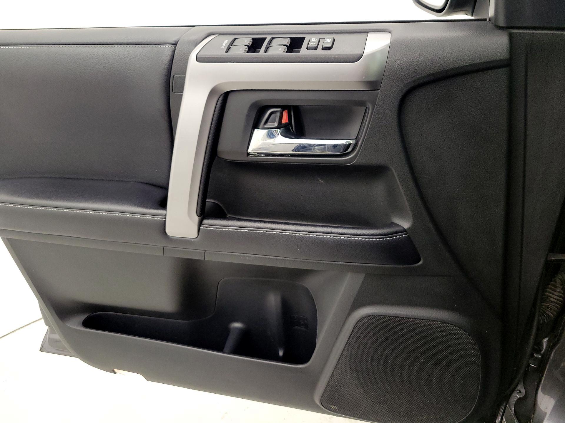 Thumbnail: 2018 Toyota 4Runner - 12