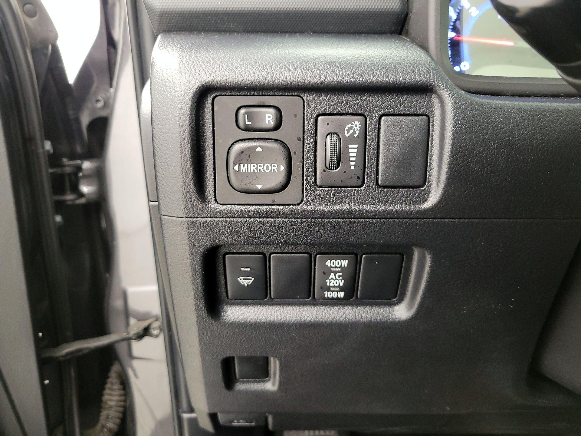 Thumbnail: 2018 Toyota 4Runner - 13