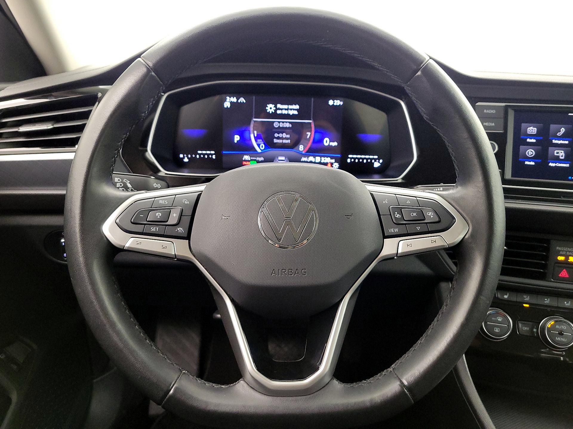 Thumbnail: 2024 Volkswagen Jetta - 10