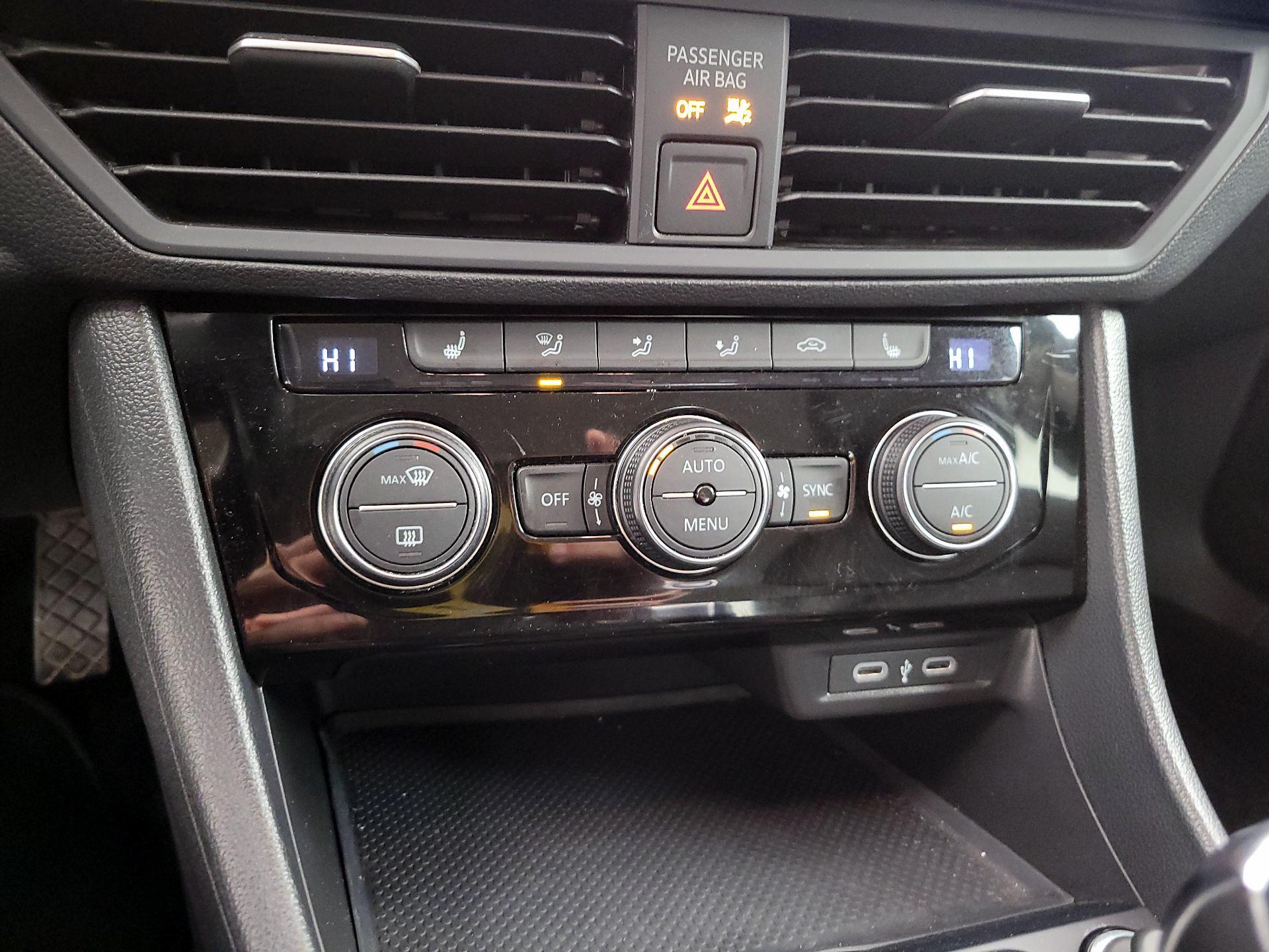 Thumbnail: 2024 Volkswagen Jetta - 16