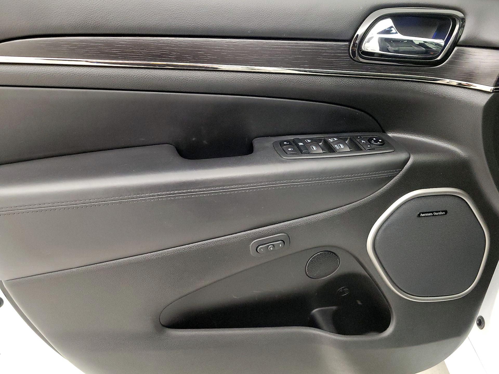 Thumbnail: 2021 Jeep Grand Cherokee - 12