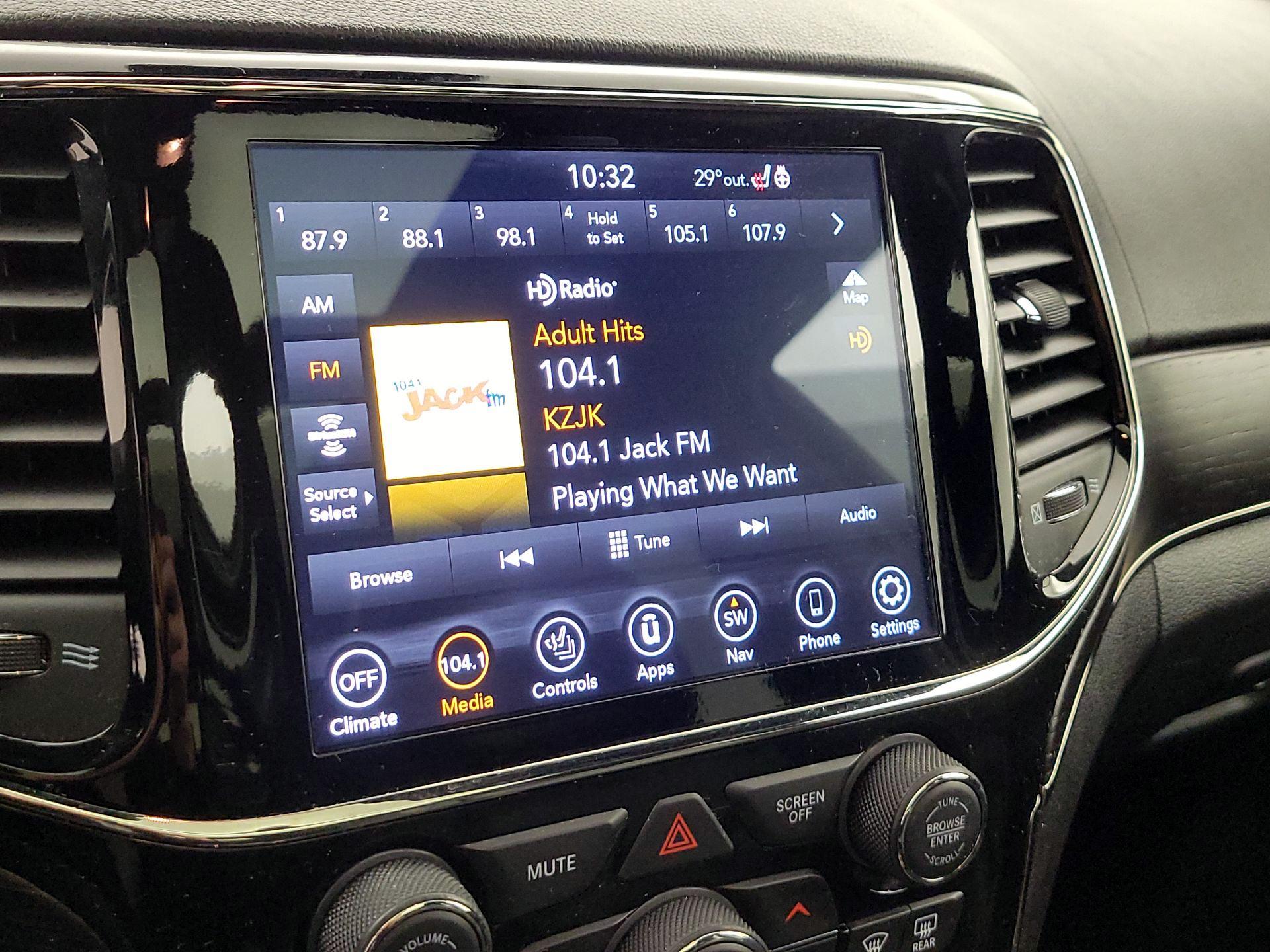 Thumbnail: 2021 Jeep Grand Cherokee - 16