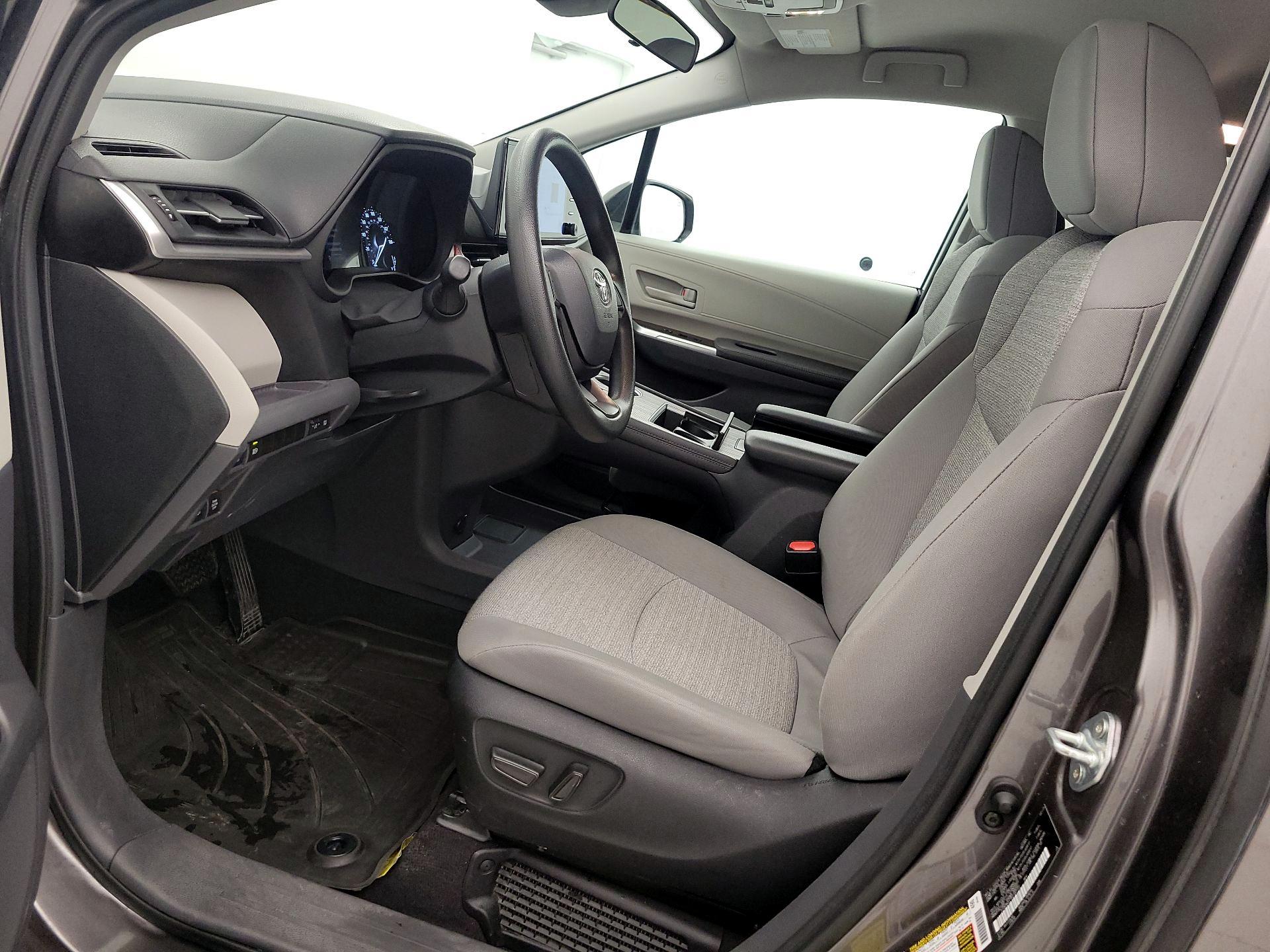 Thumbnail: 2024 Toyota Sienna - 11