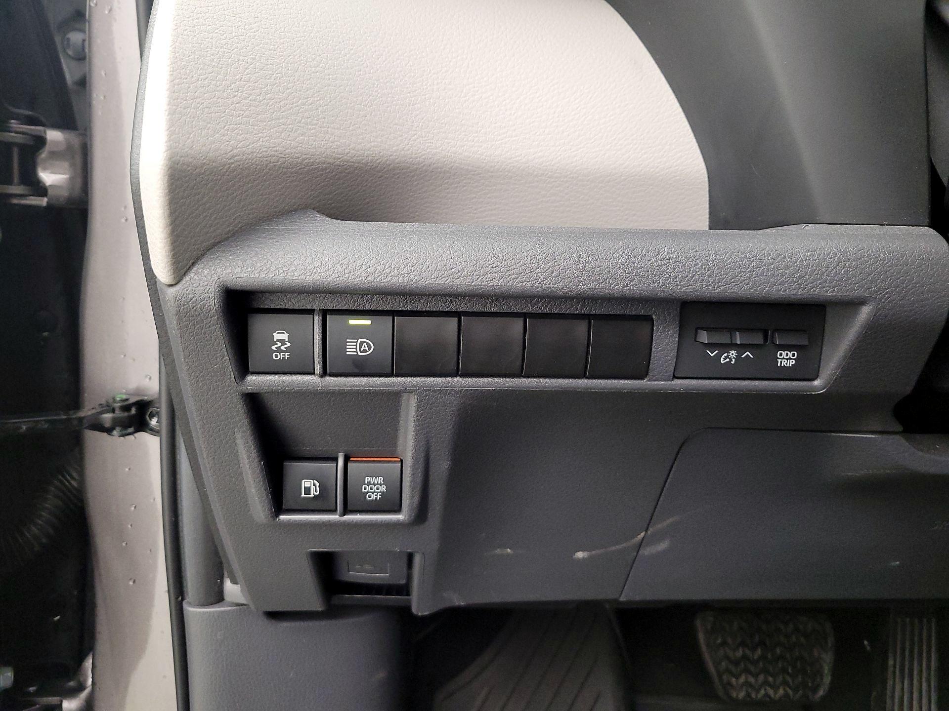 Thumbnail: 2024 Toyota Sienna - 13