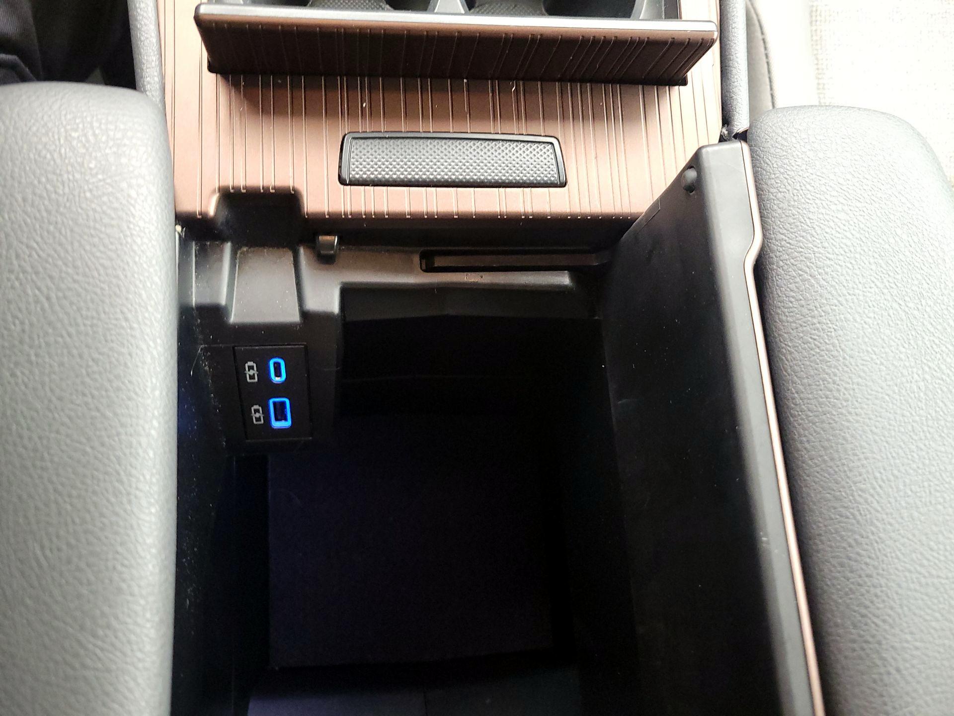 Thumbnail: 2024 Toyota Sienna - 19