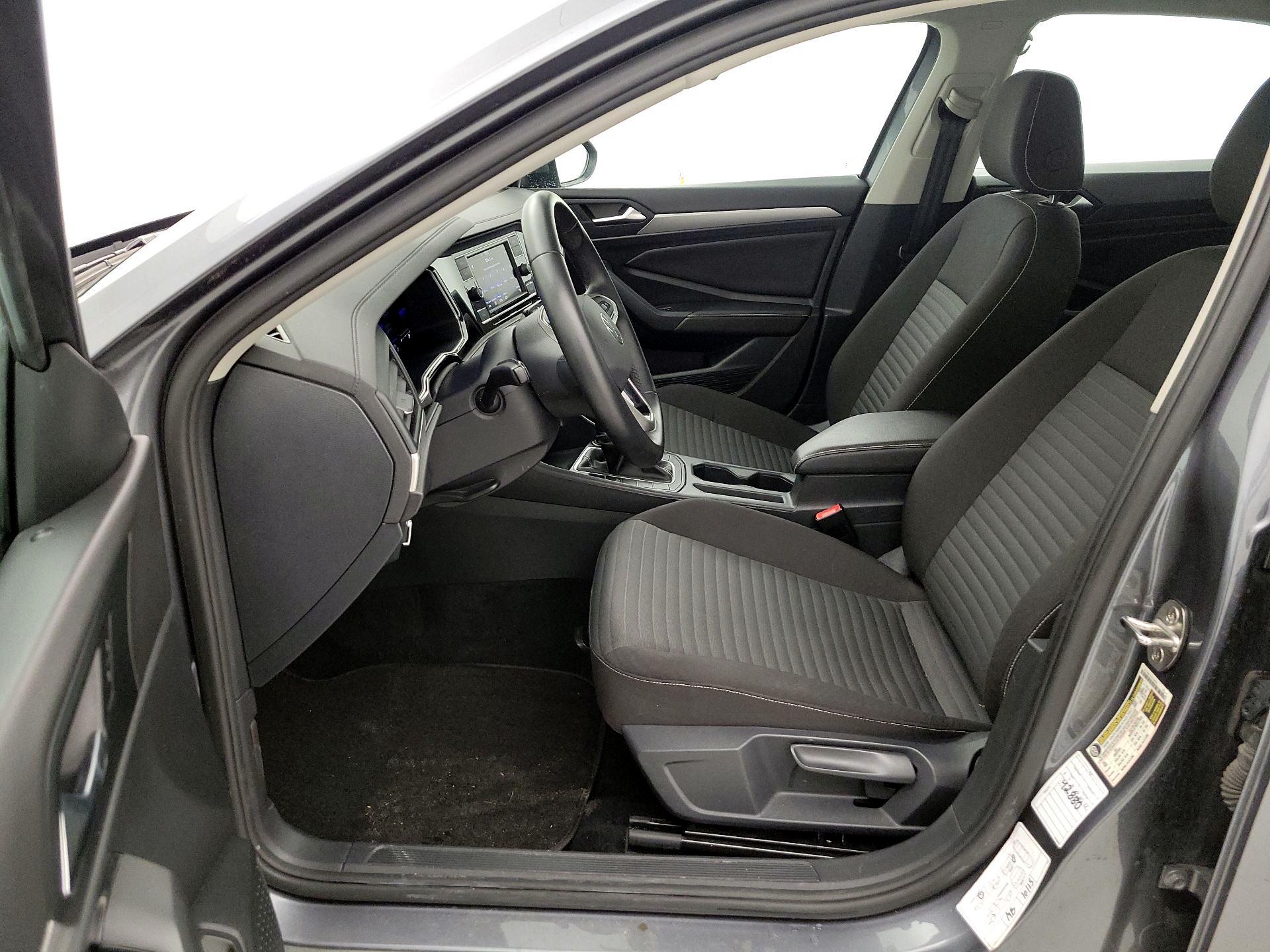 Thumbnail: 2024 Volkswagen Jetta - 11