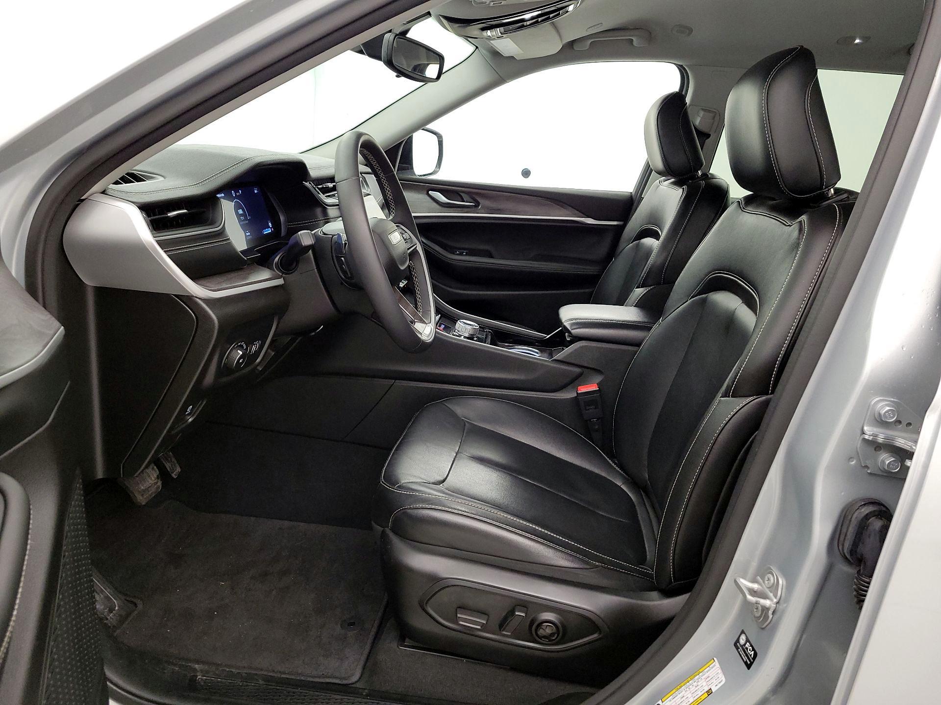 Thumbnail: 2023 Jeep Grand Cherokee L - 11