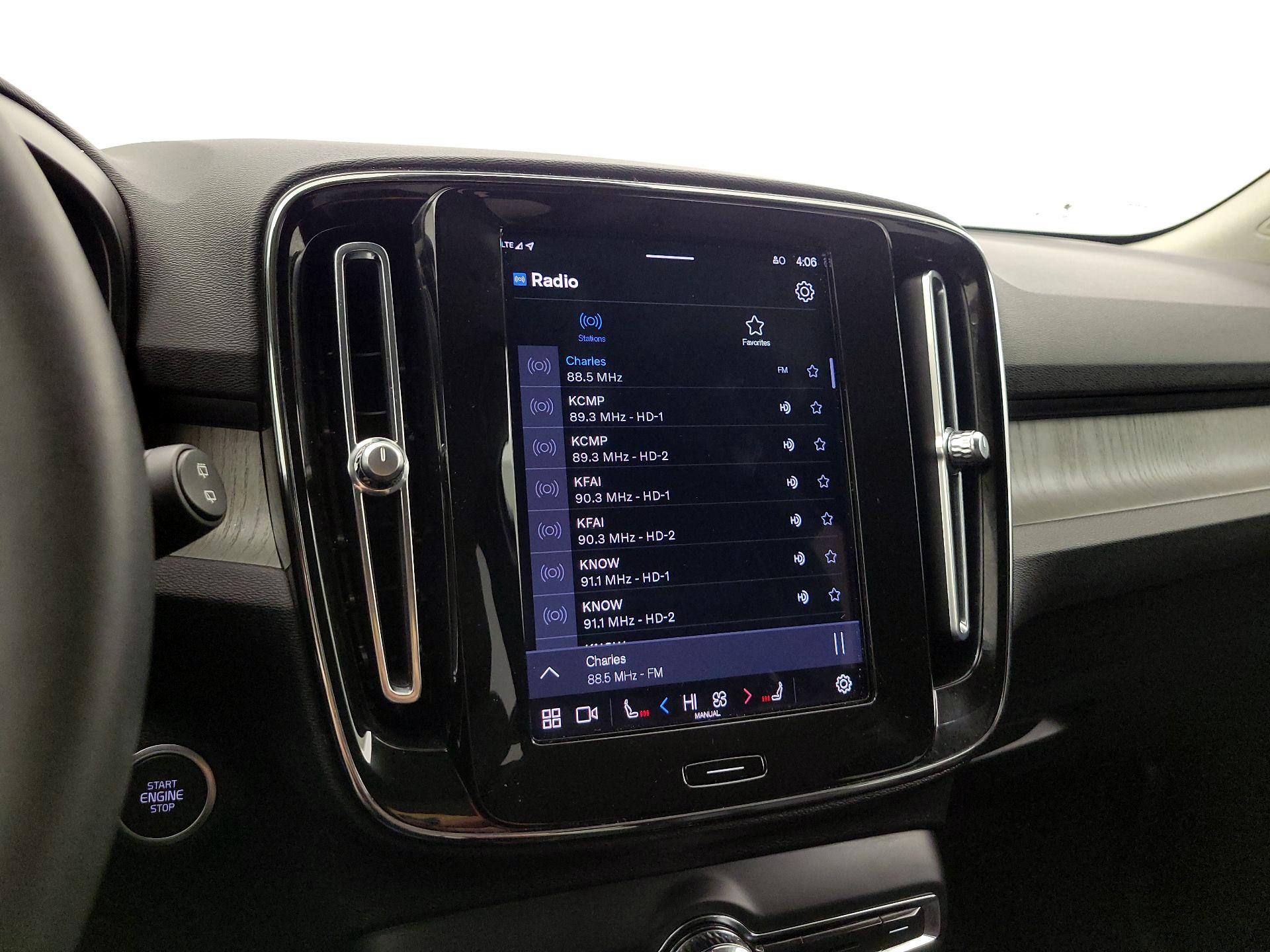 Thumbnail: 2023 Volvo XC40 - 16