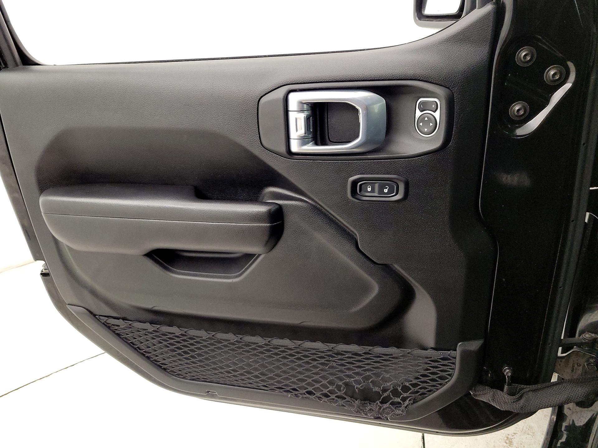 Thumbnail: 2021 Jeep Gladiator - 12