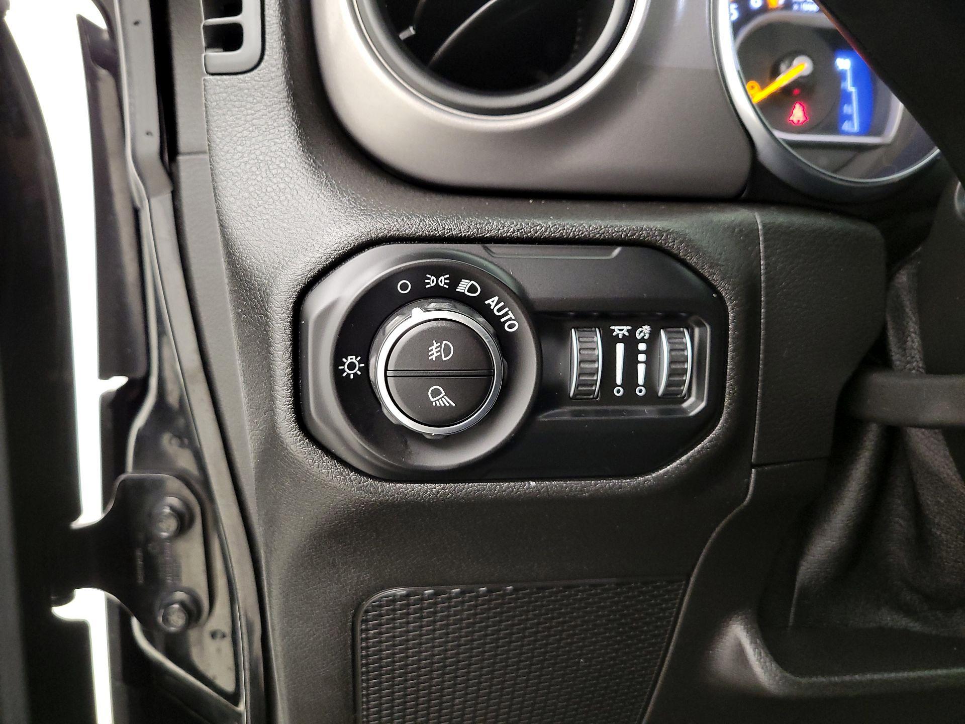 Thumbnail: 2021 Jeep Gladiator - 13