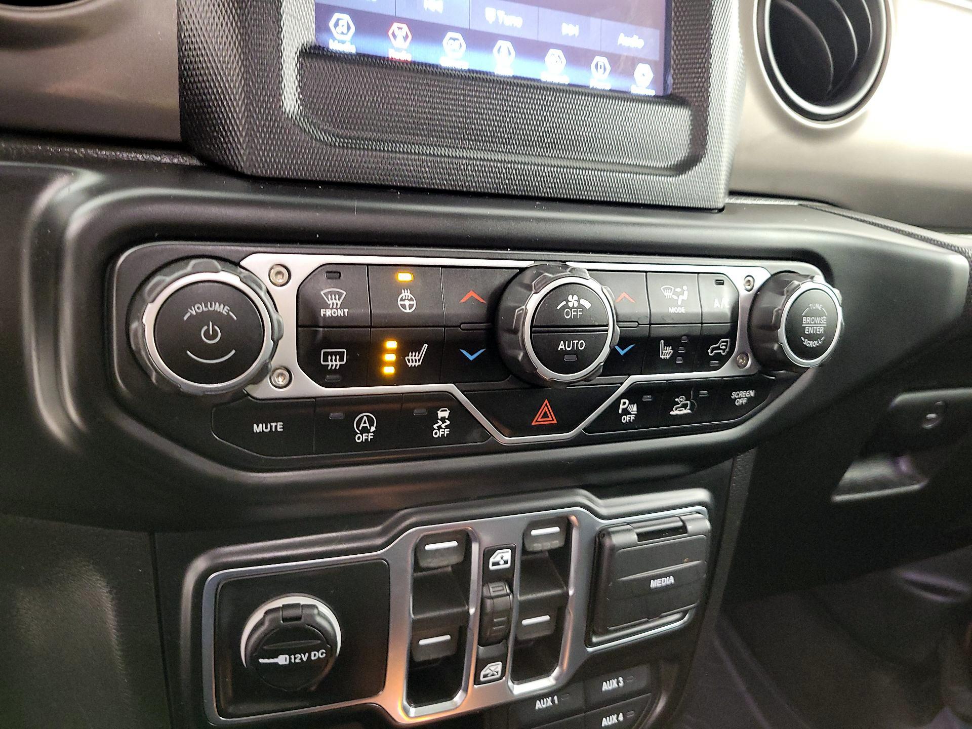 Thumbnail: 2021 Jeep Gladiator - 16