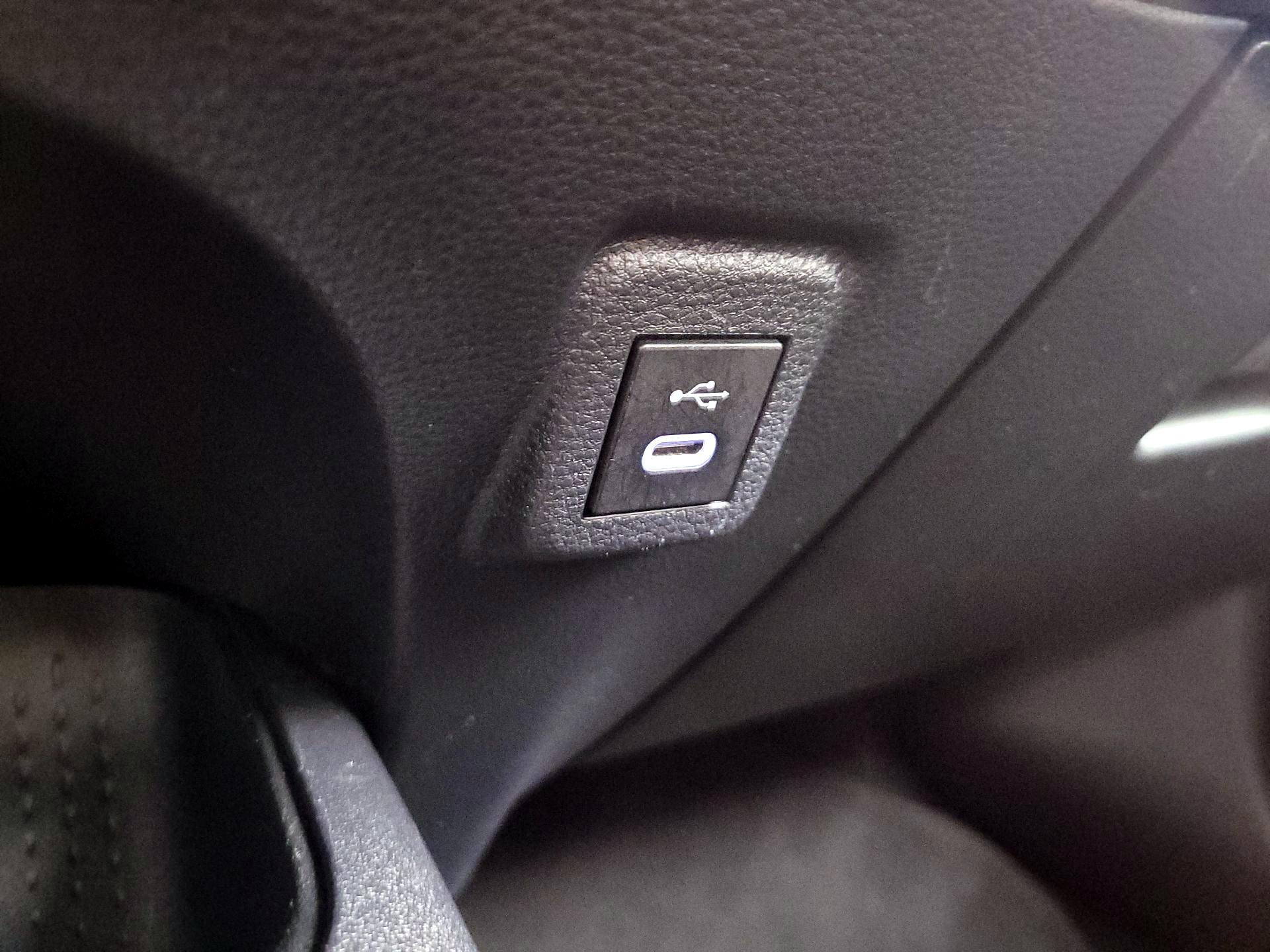 Thumbnail: 2023 Toyota Corolla - 18