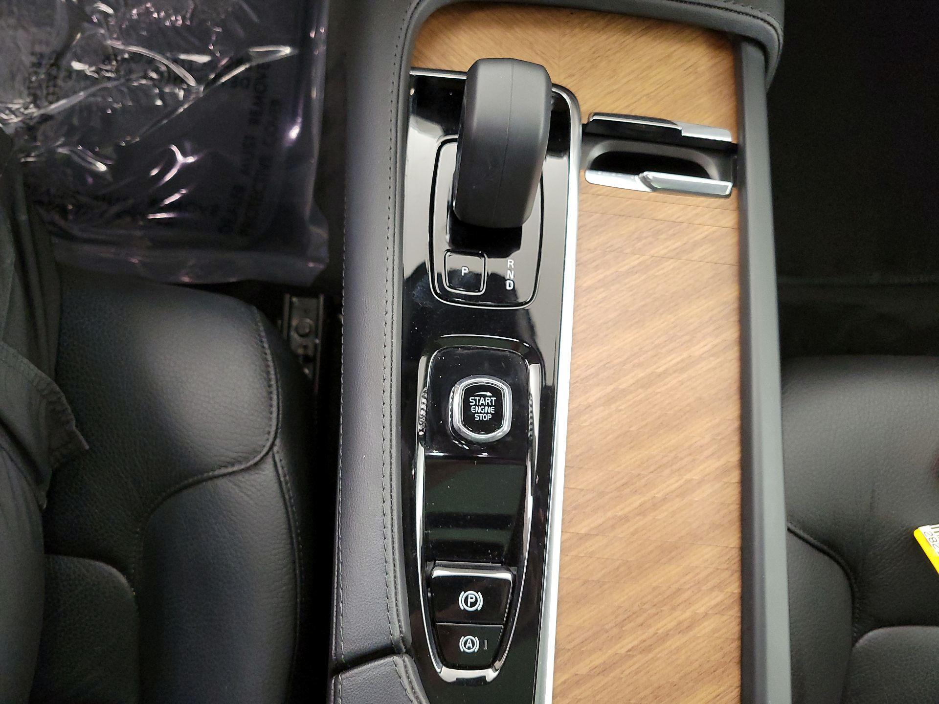 Thumbnail: 2023 Volvo XC90 - 18