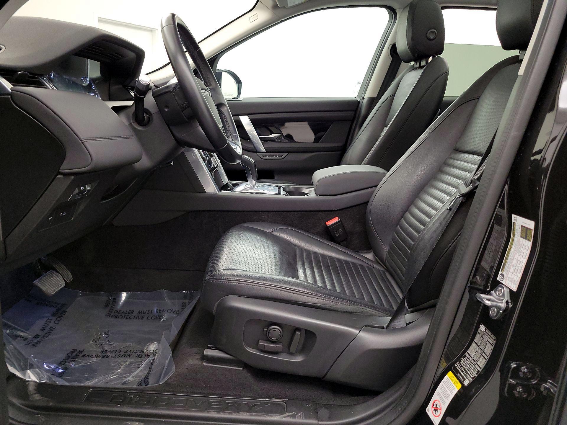 Thumbnail: 2020 Land Rover Discovery Sport - 11