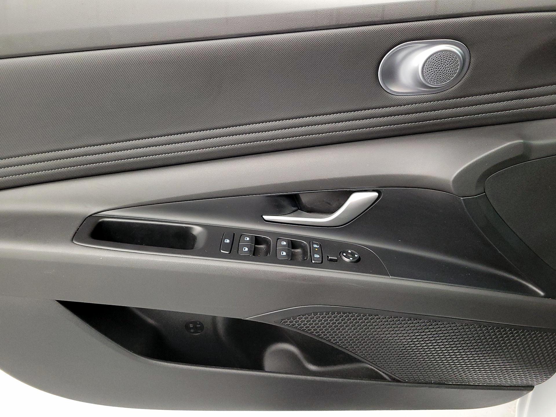 Thumbnail: 2024 Hyundai Elantra - 12