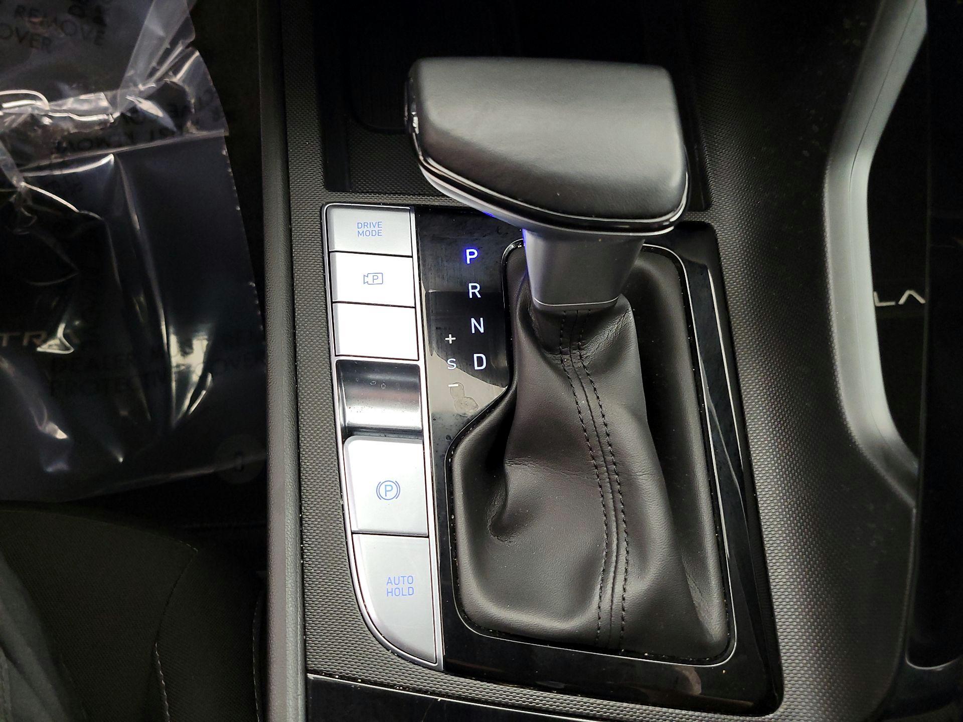 Thumbnail: 2024 Hyundai Elantra - 18