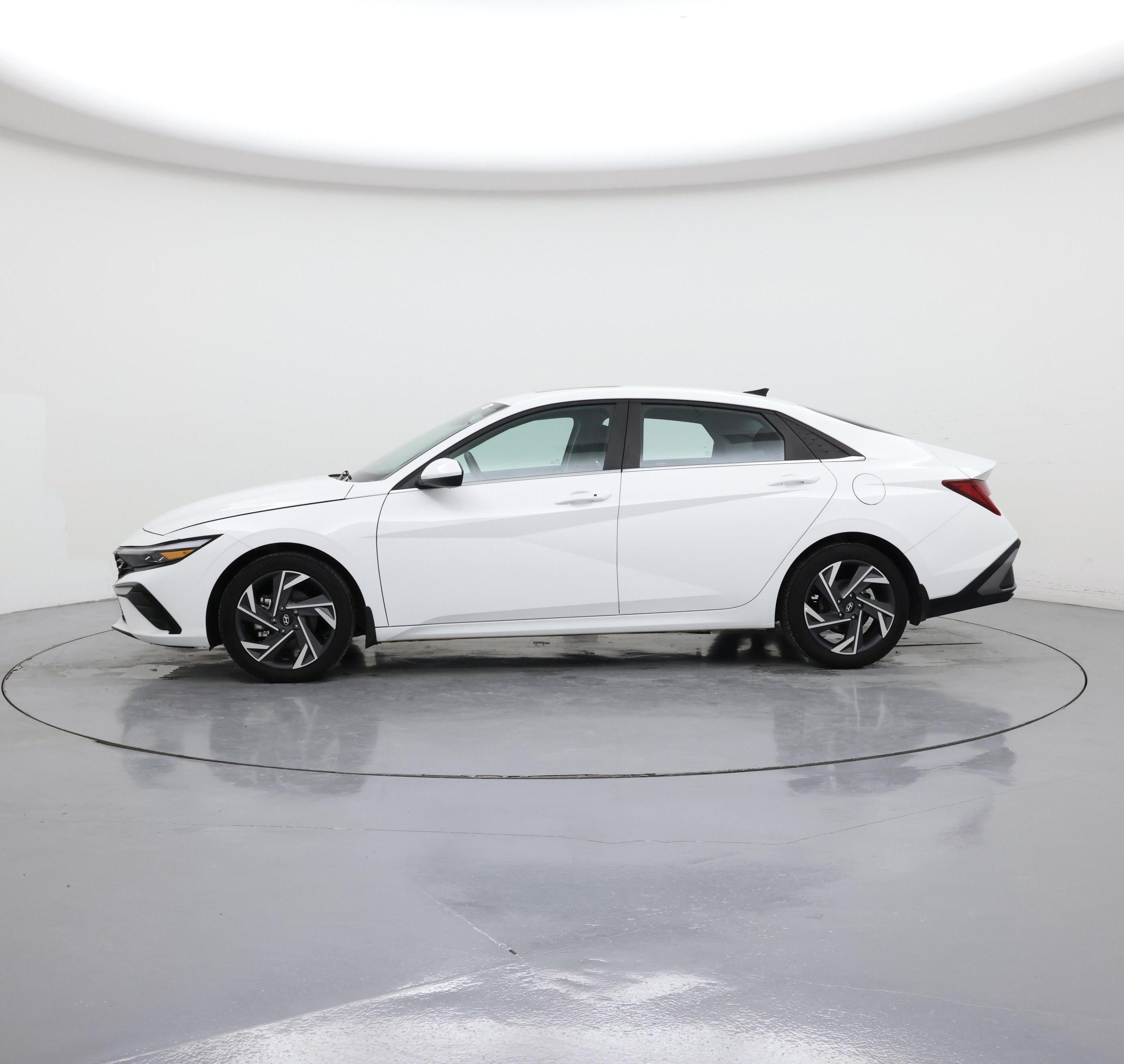 Thumbnail: 2024 Hyundai Elantra - 3