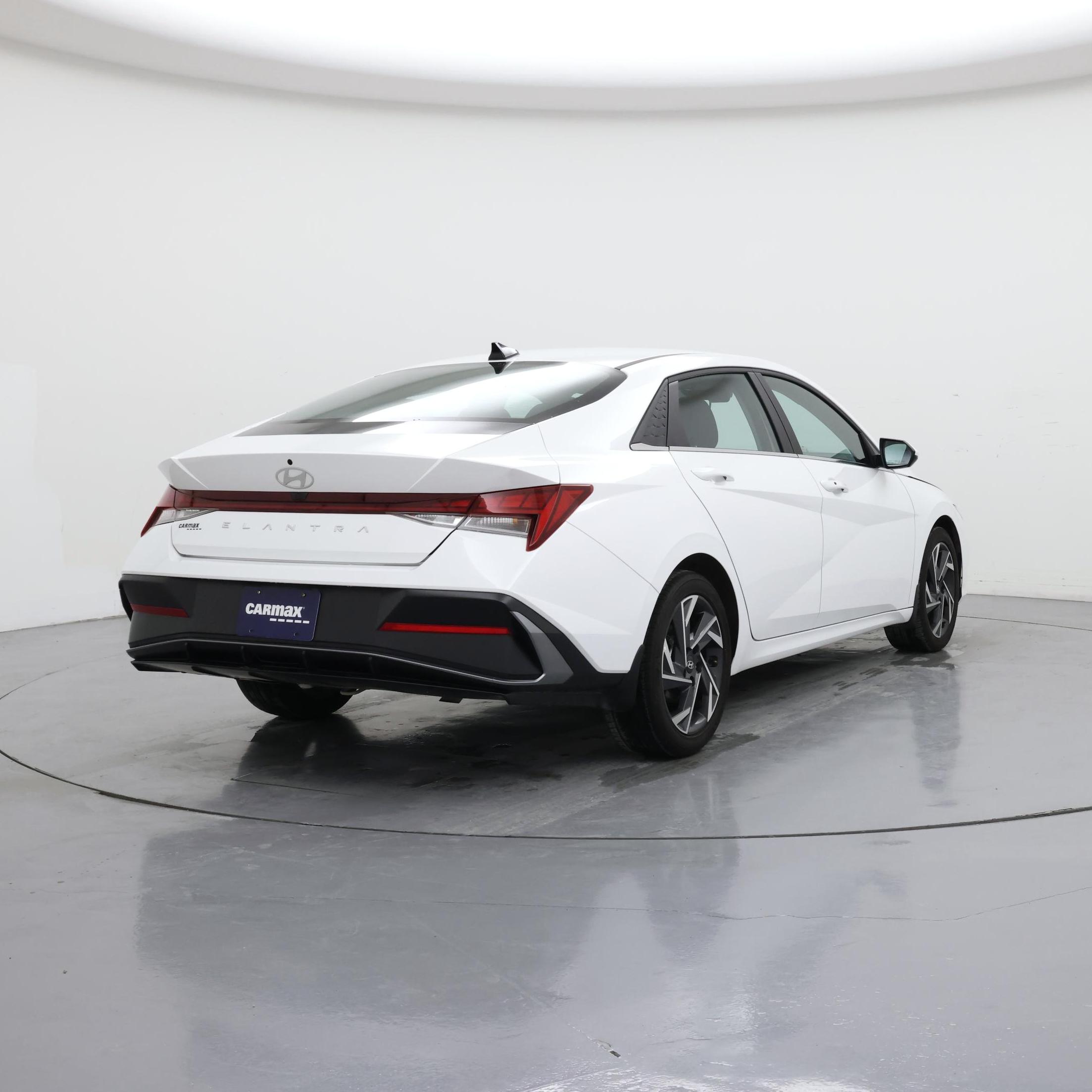 Thumbnail: 2024 Hyundai Elantra - 8