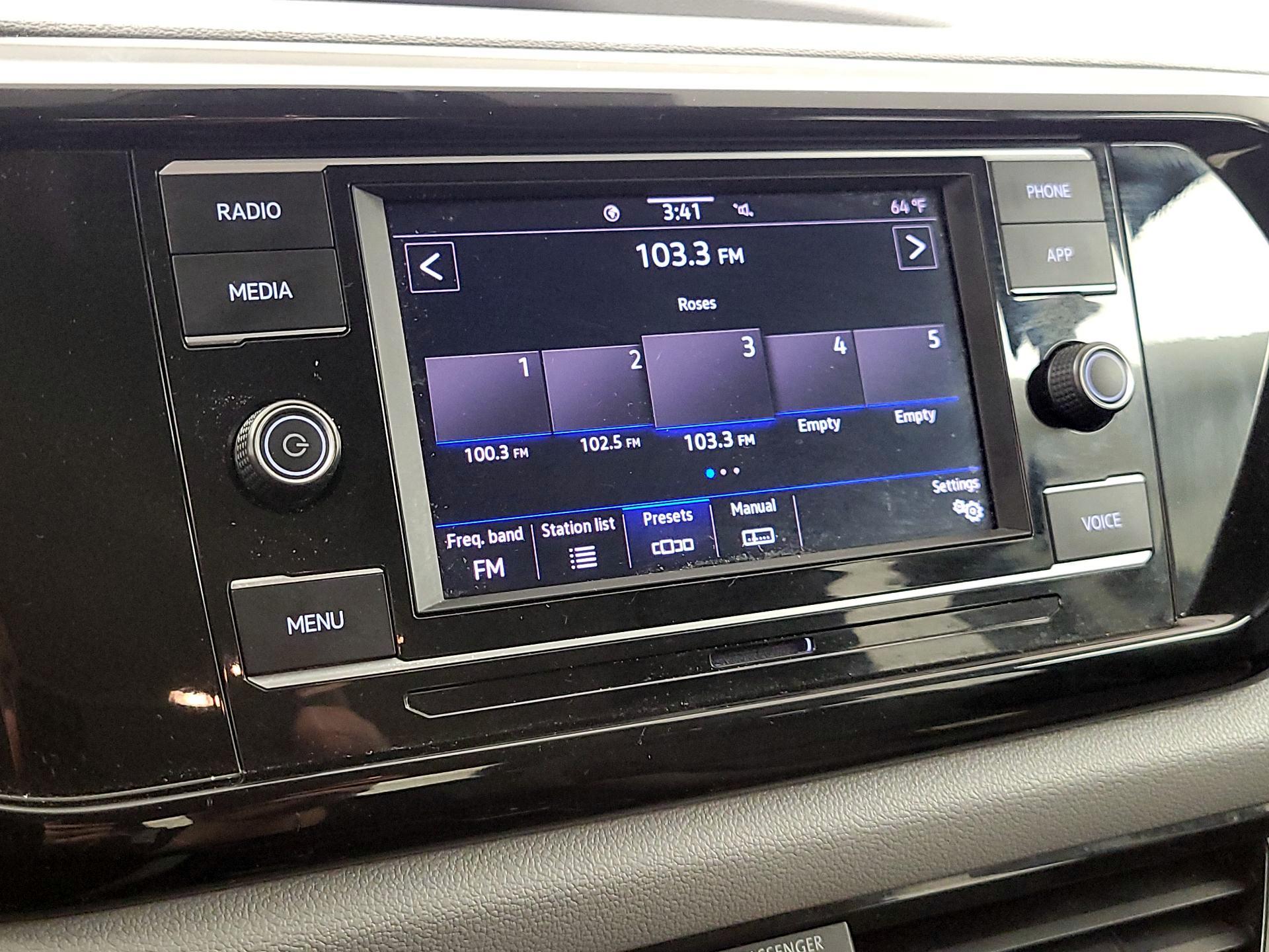 Thumbnail: 2024 Volkswagen Taos - 15