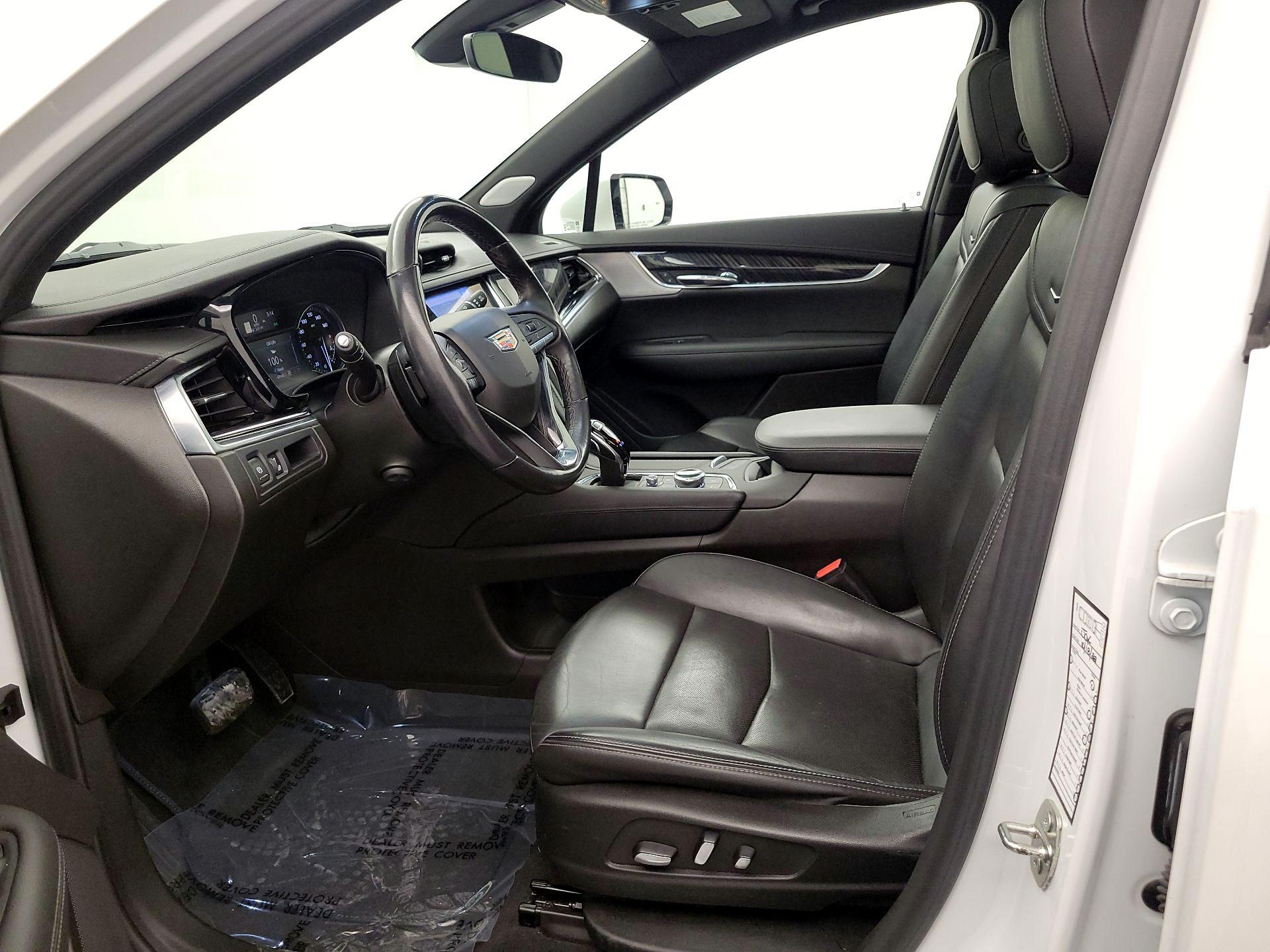 Thumbnail: 2023 Cadillac XT6 - 11