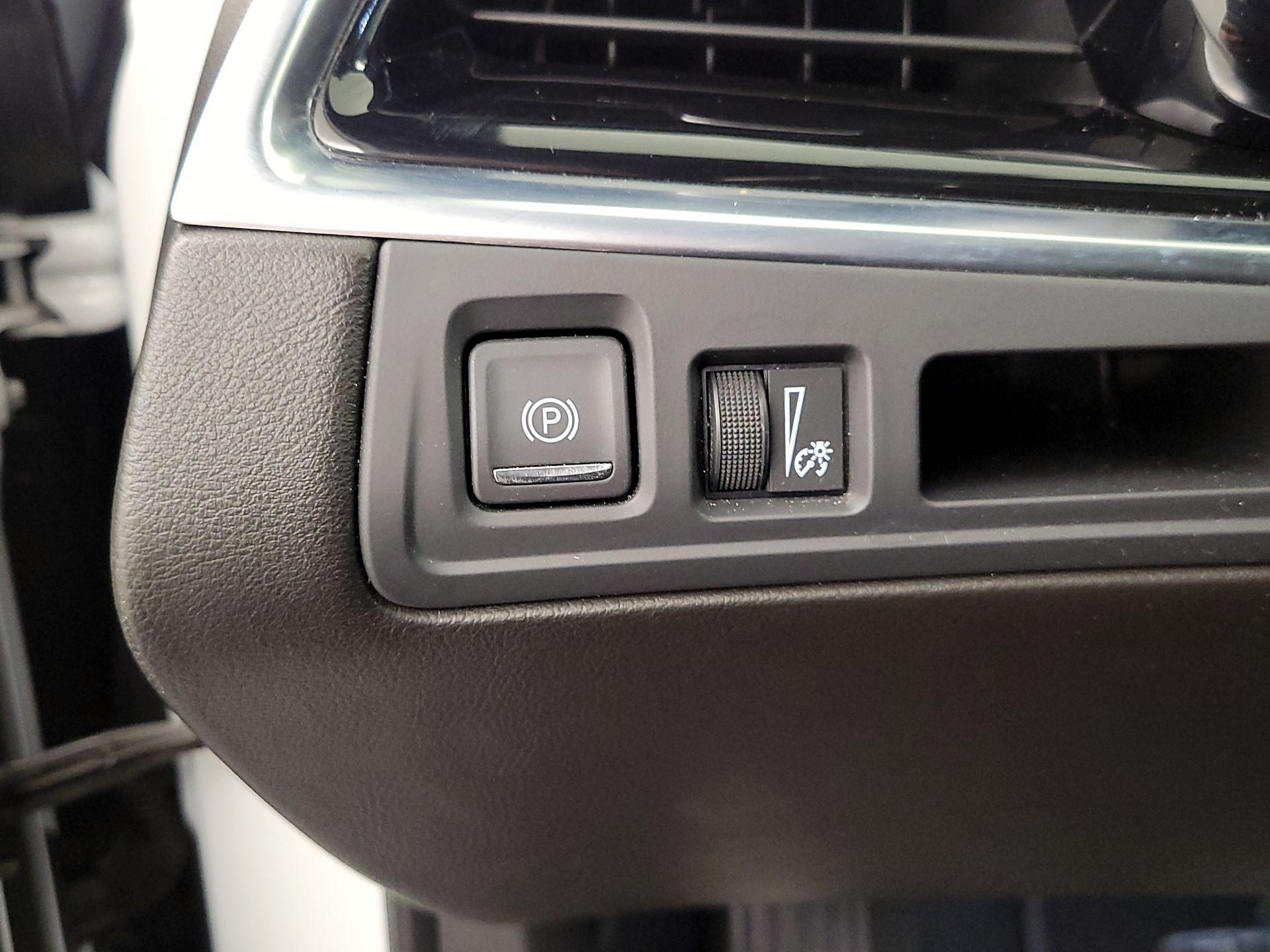 Thumbnail: 2023 Cadillac XT6 - 13