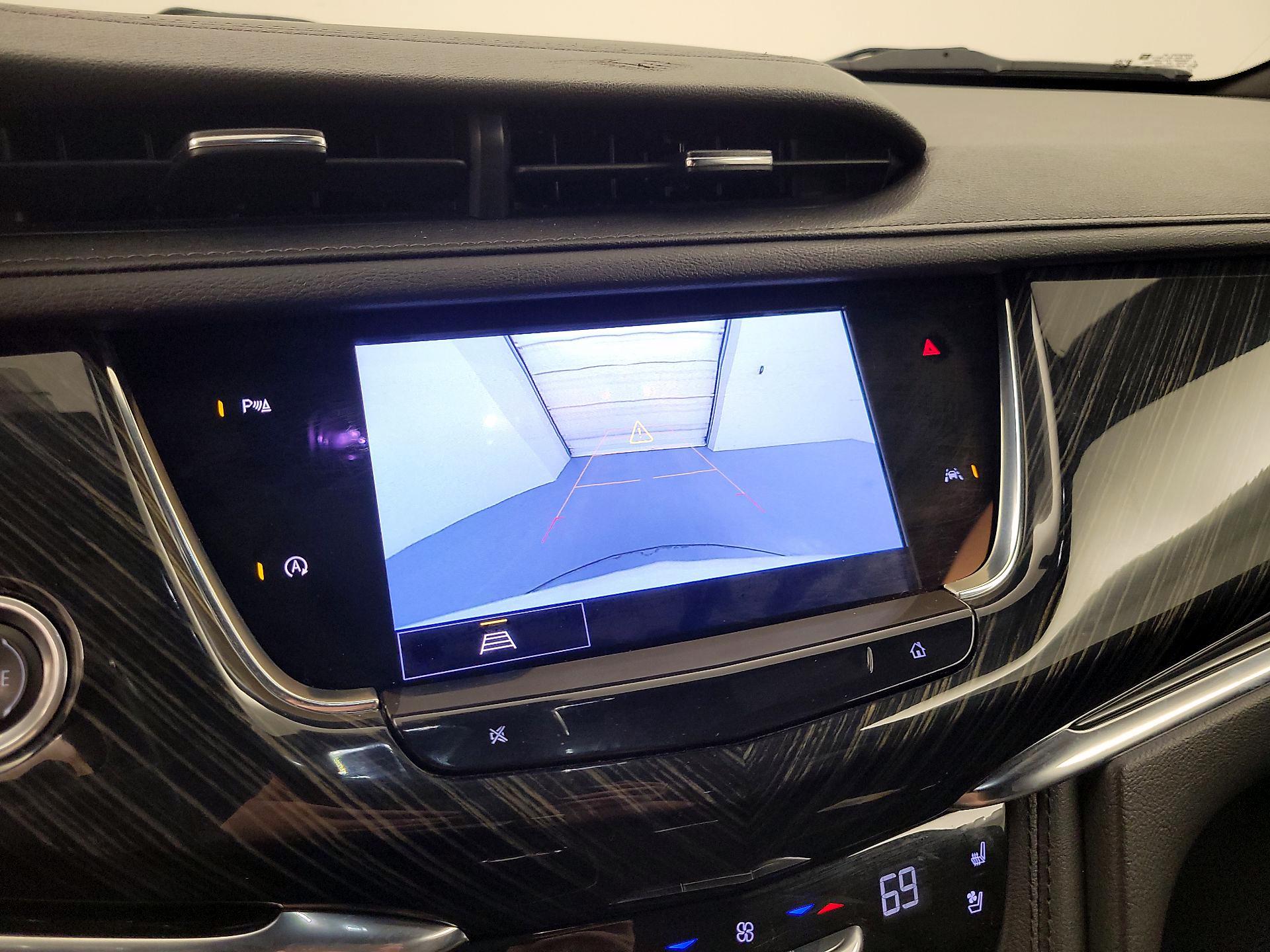 Thumbnail: 2023 Cadillac XT6 - 15