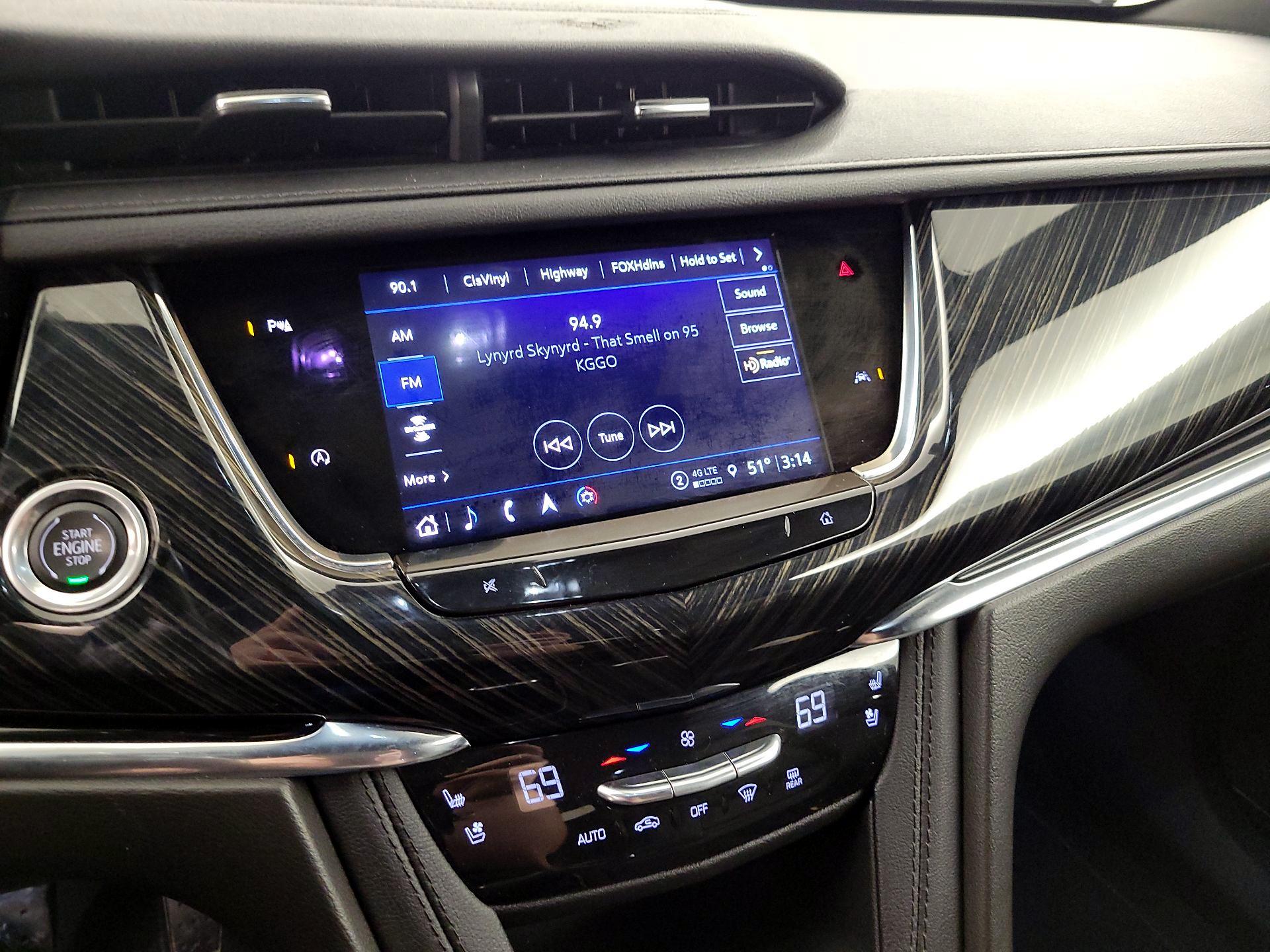 Thumbnail: 2023 Cadillac XT6 - 16