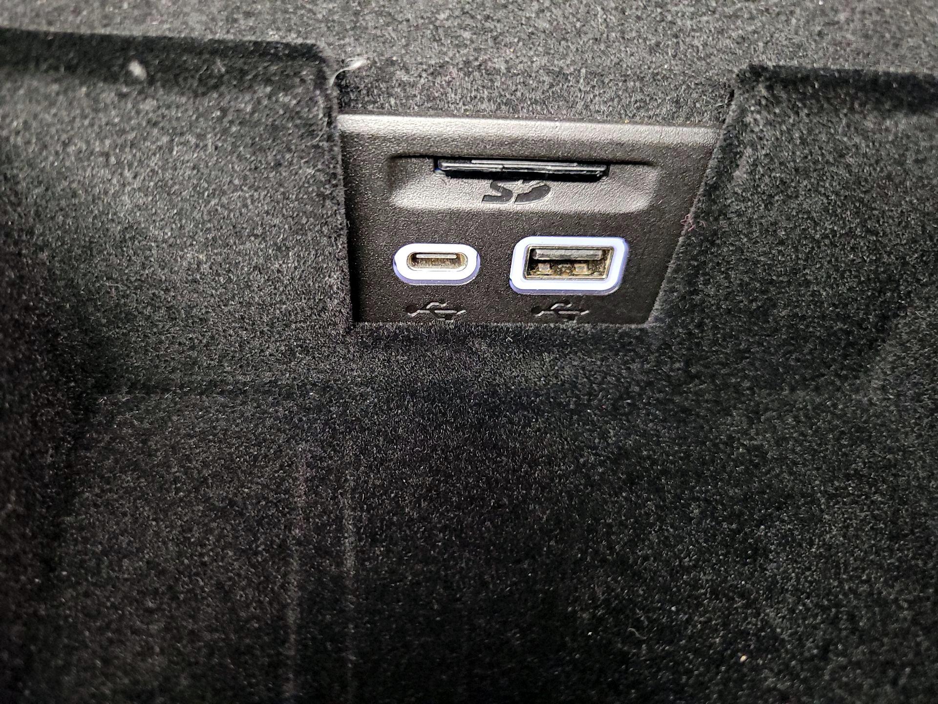 Thumbnail: 2023 Cadillac XT6 - 19