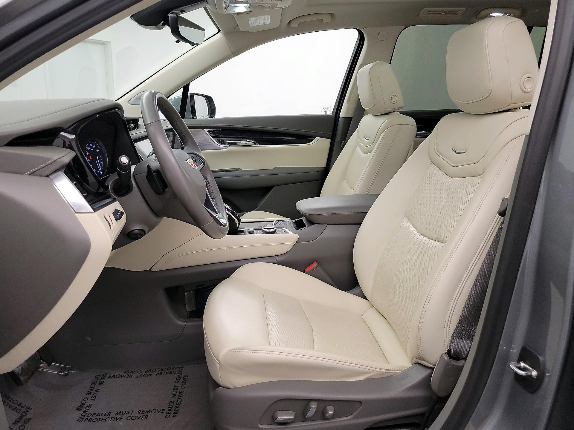 Thumbnail: 2023 Cadillac XT6 - 11