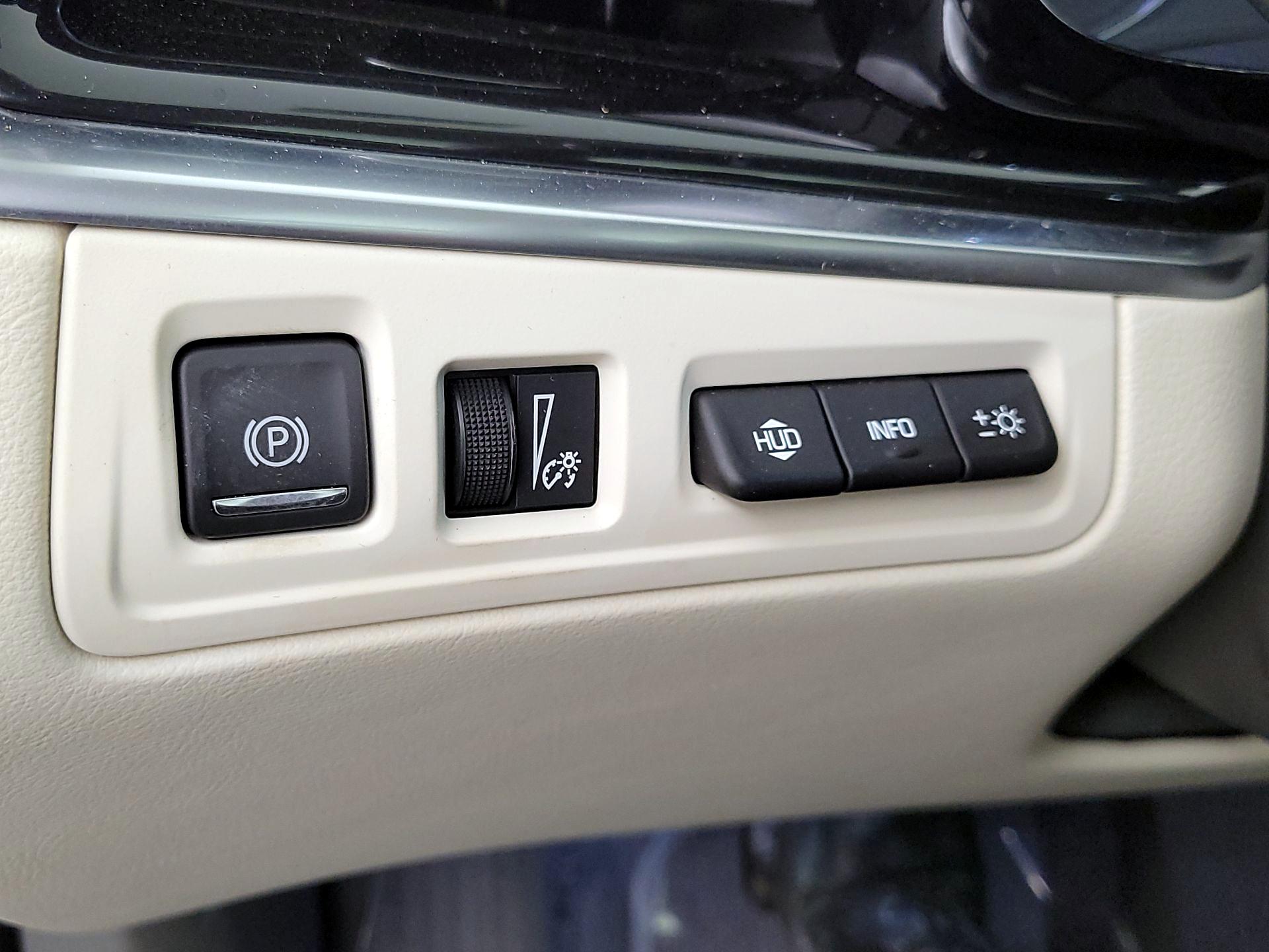 Thumbnail: 2023 Cadillac XT6 - 13