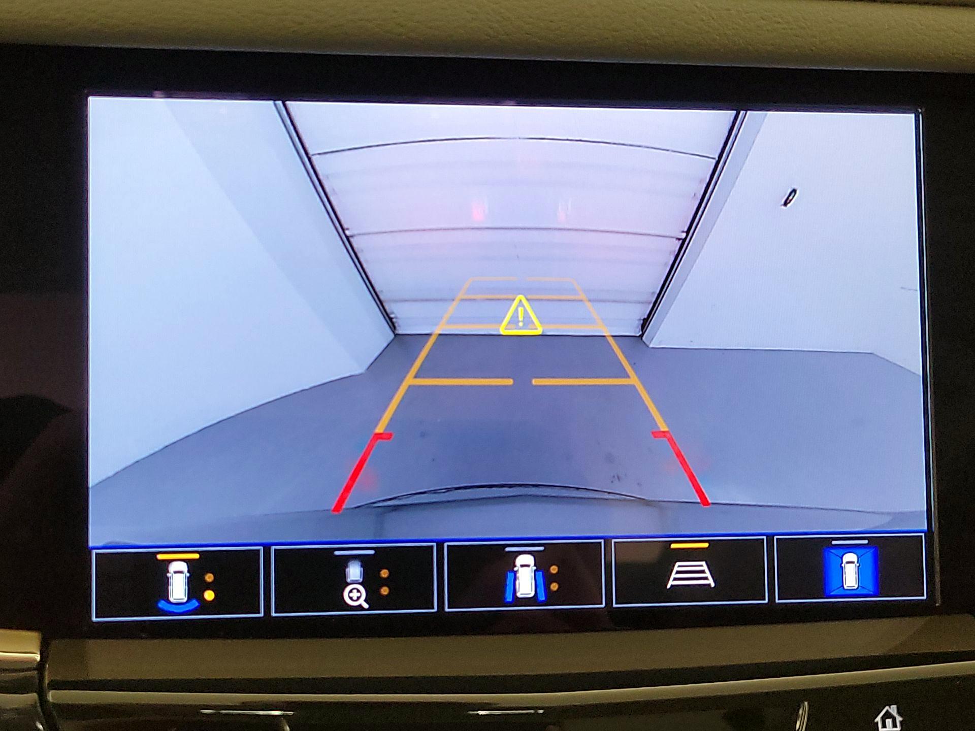 Thumbnail: 2023 Cadillac XT6 - 15