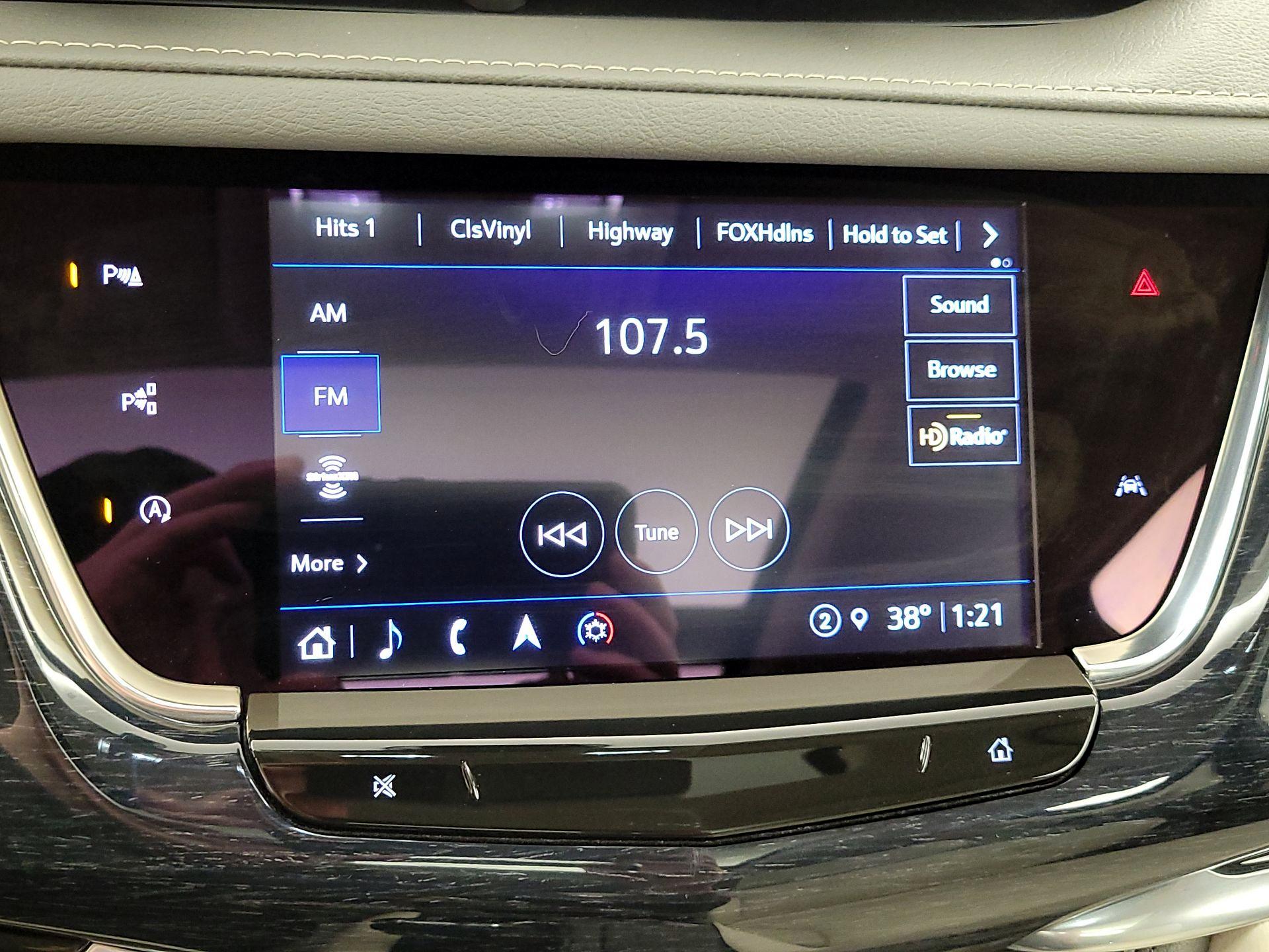 Thumbnail: 2023 Cadillac XT6 - 16