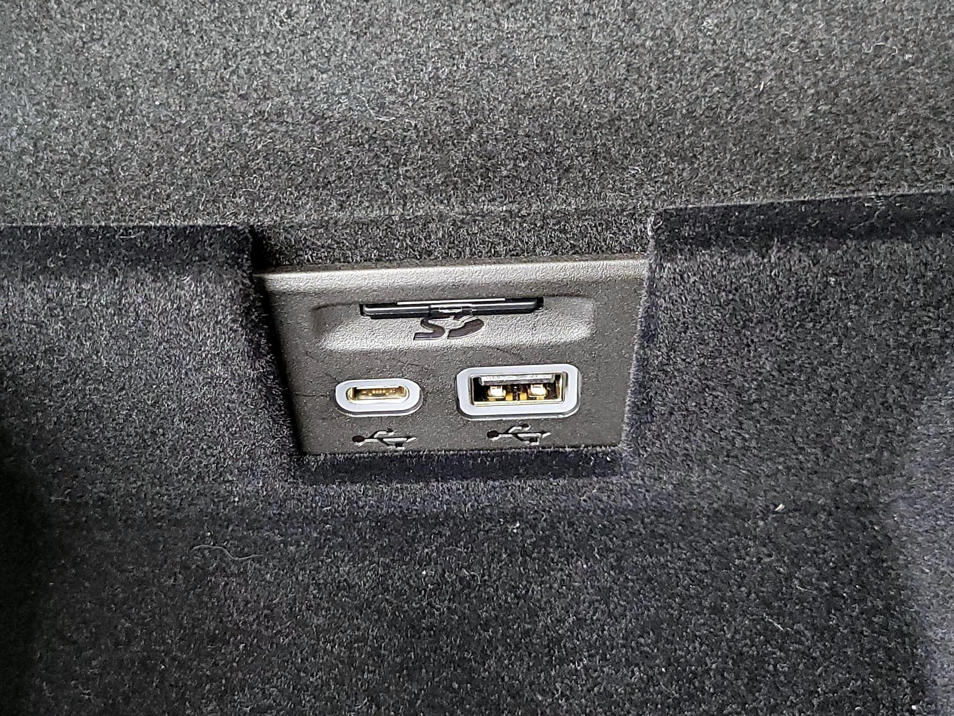 Thumbnail: 2023 Cadillac XT6 - 19