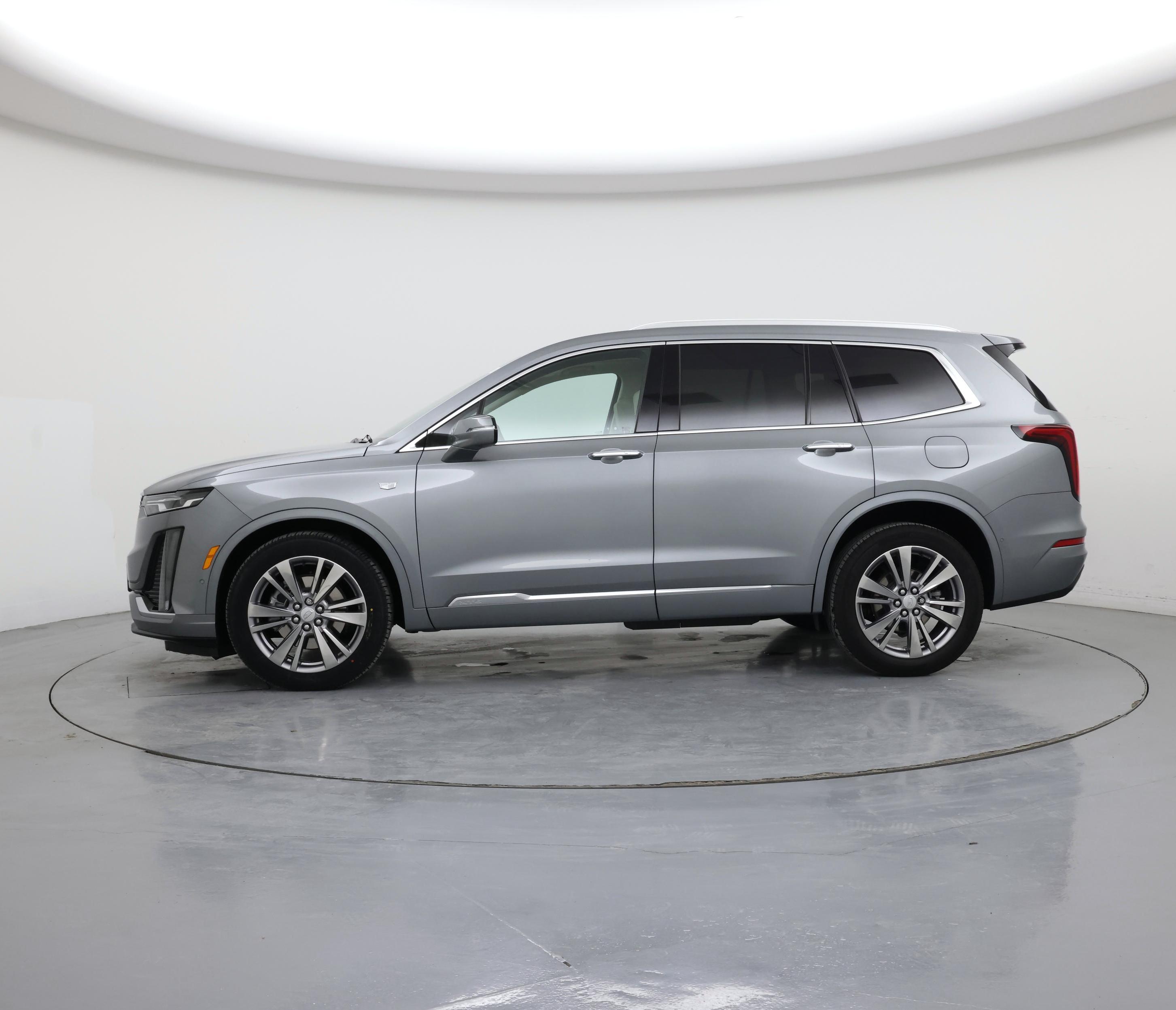 Thumbnail: 2023 Cadillac XT6 - 3