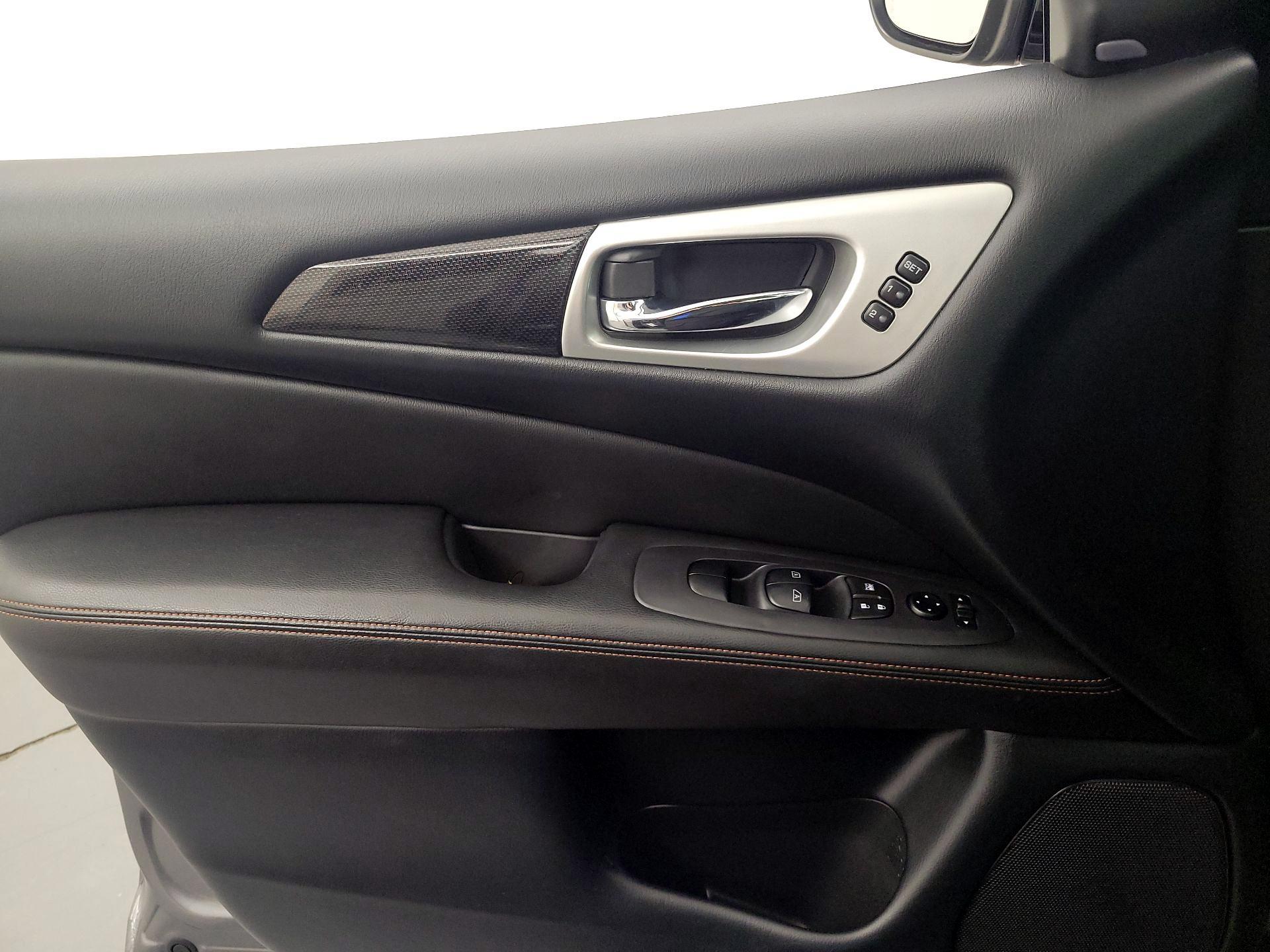 Thumbnail: 2020 Nissan Pathfinder - 12