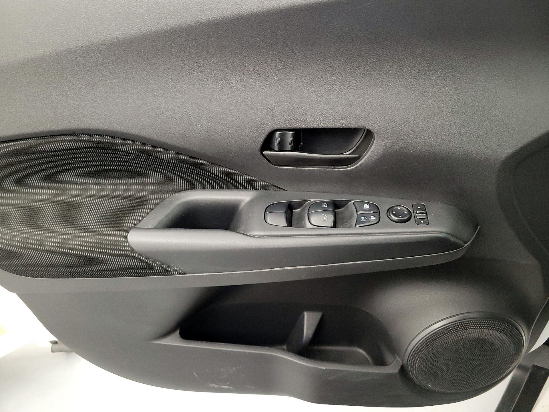 Thumbnail: 2021 Nissan Kicks - 12