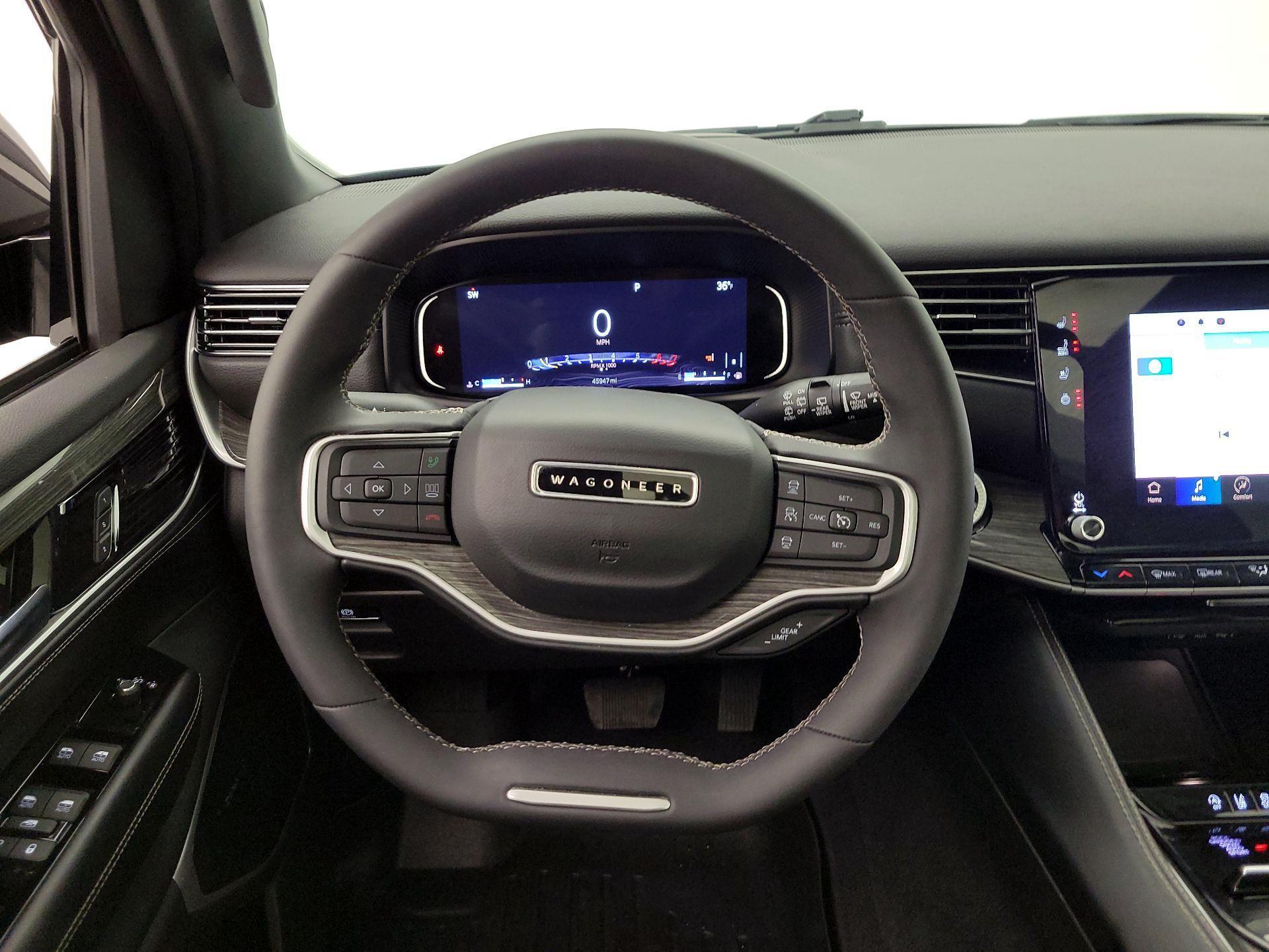Thumbnail: 2022 Jeep Wagoneer - 10