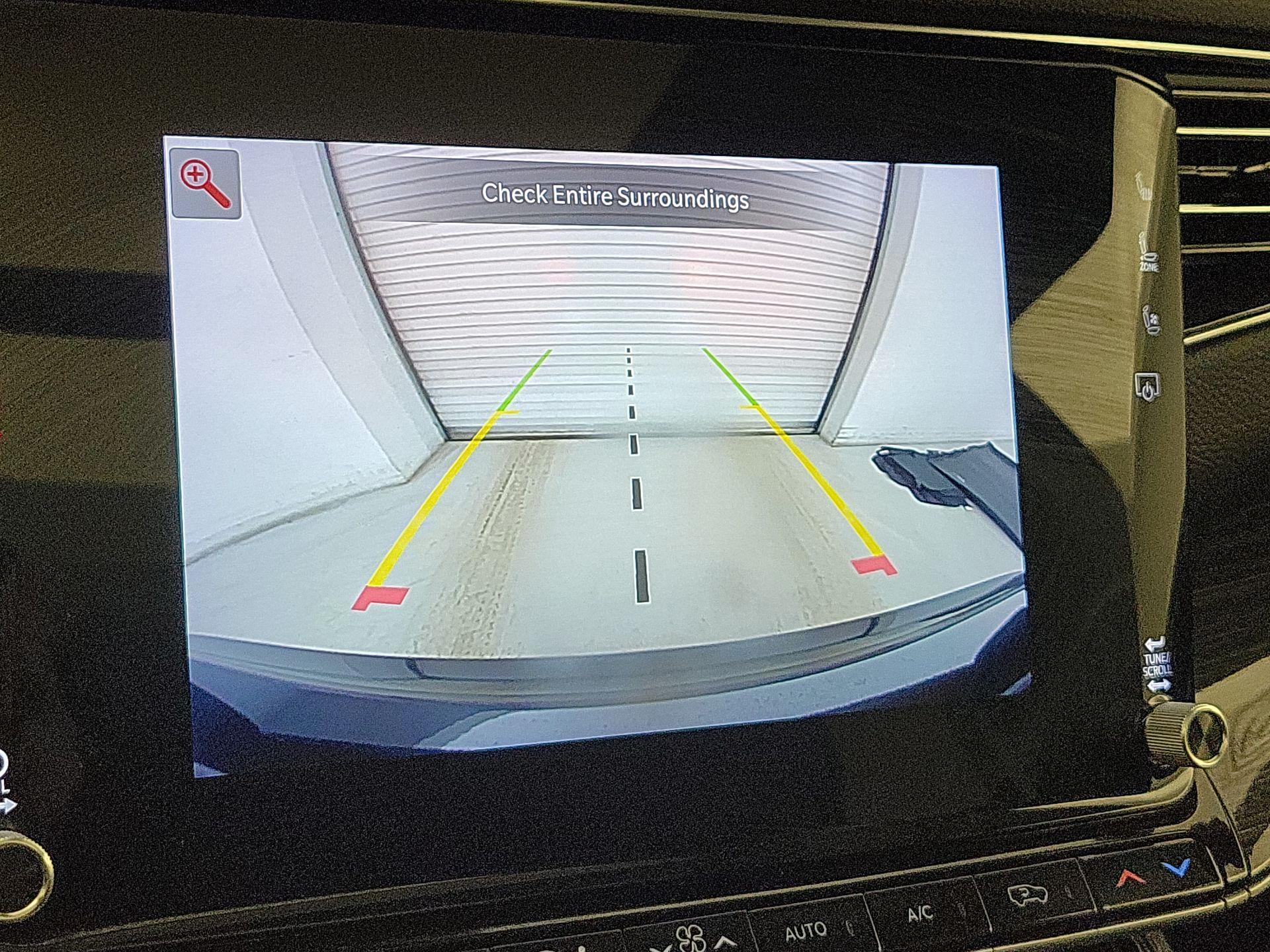 Thumbnail: 2022 Jeep Wagoneer - 15