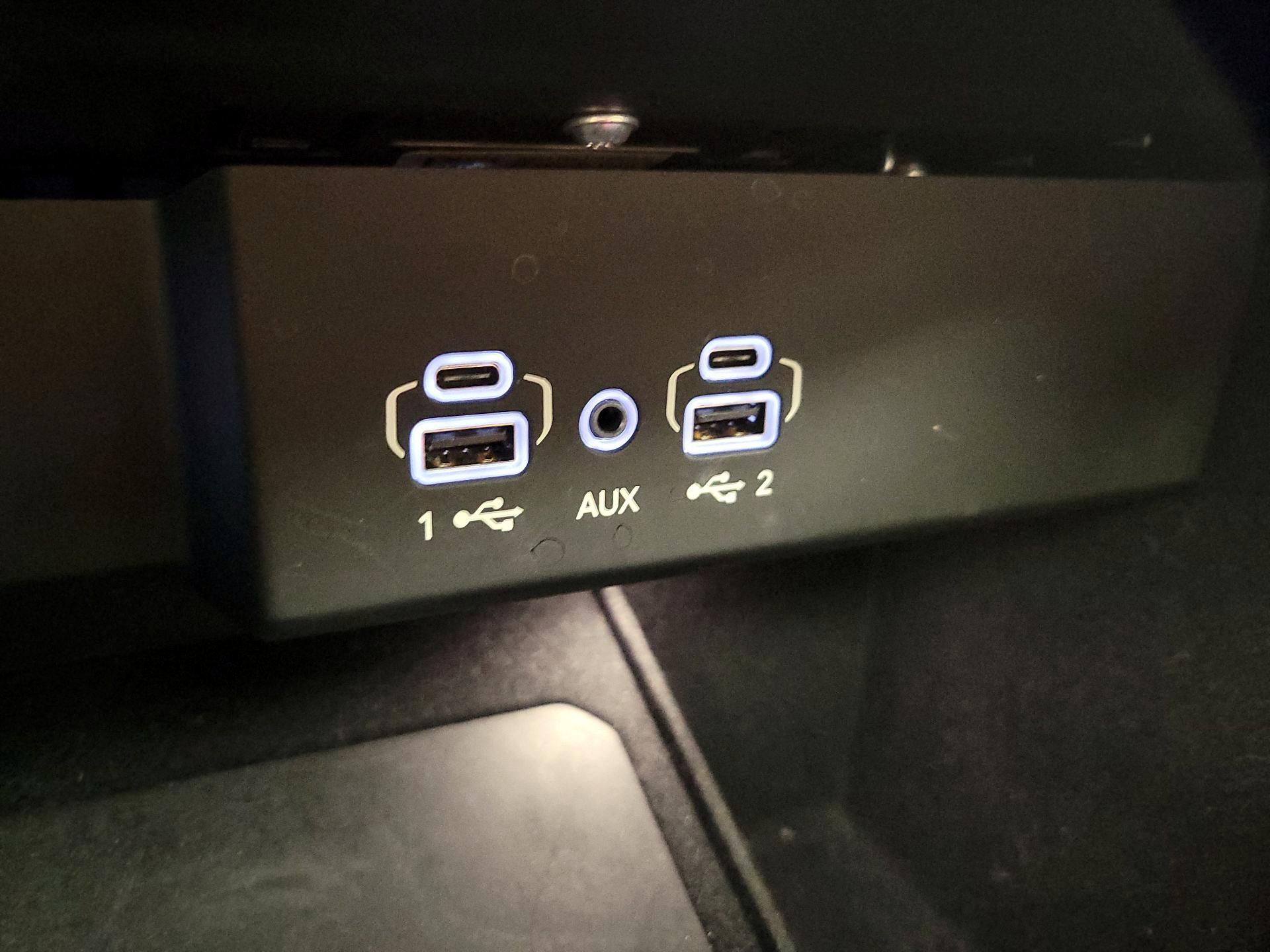 Thumbnail: 2022 Jeep Wagoneer - 19