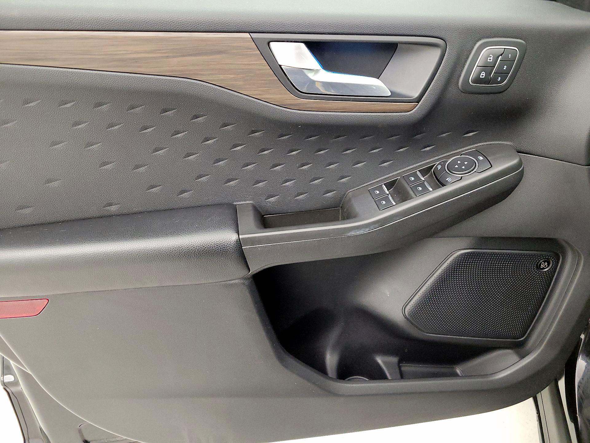 Thumbnail: 2020 Ford Escape - 12