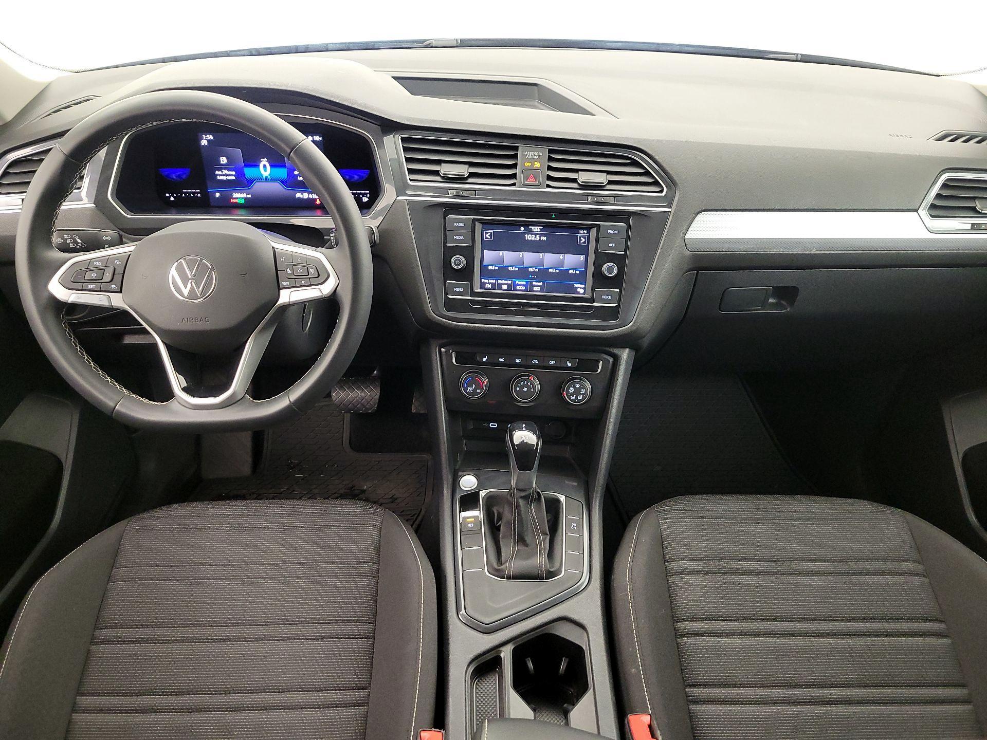 Thumbnail: 2023 Volkswagen Tiguan - 9